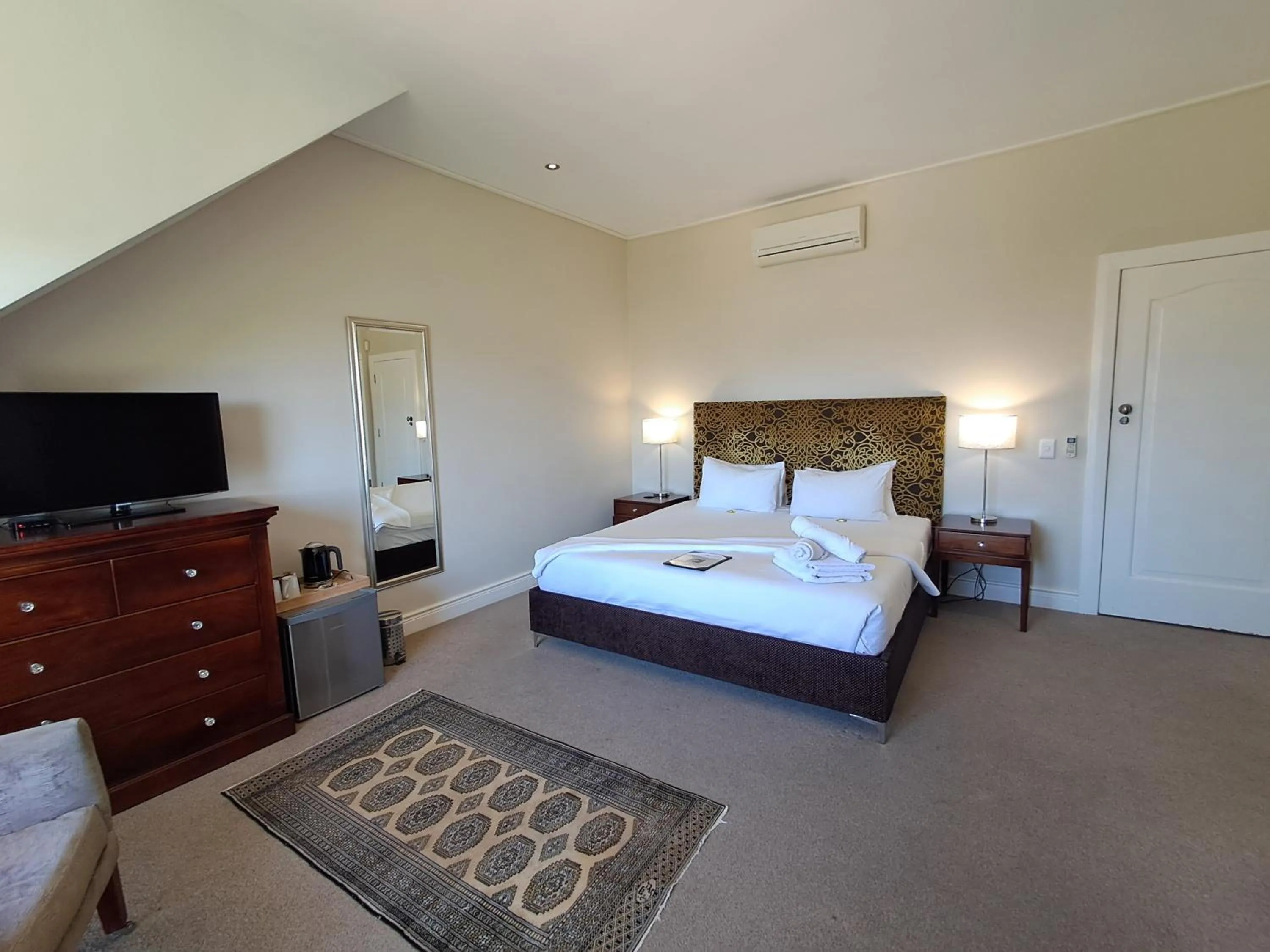 Bed in Wild Mushroom Country House