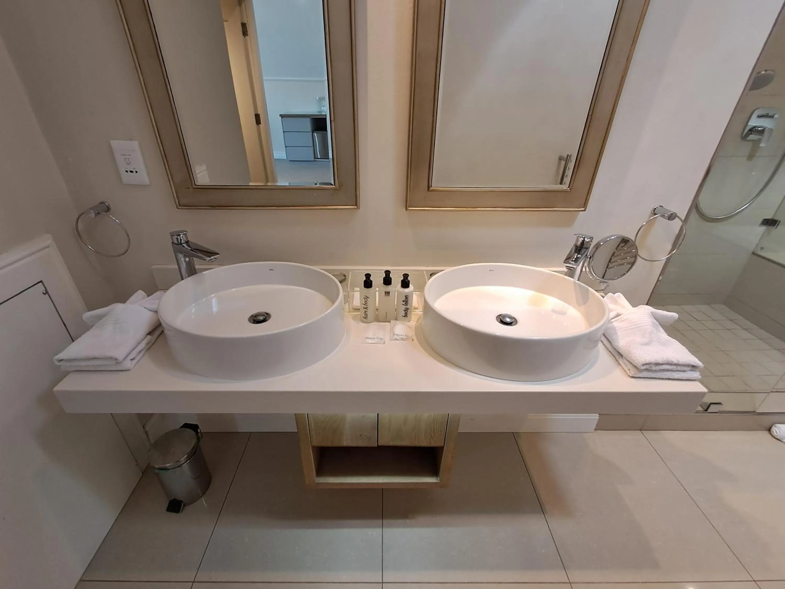 Bathroom in Wild Mushroom Country House