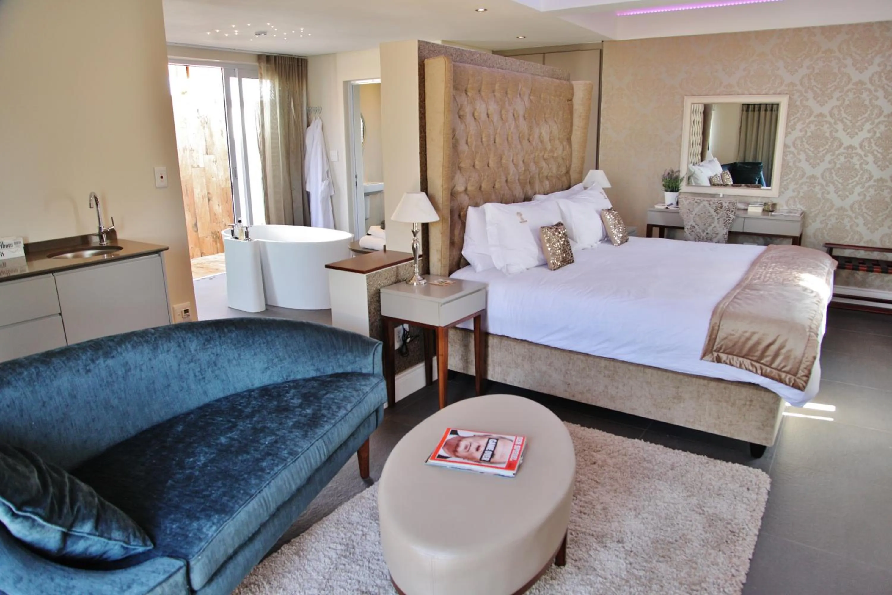 Photo of the whole room, Bed in Wild Mushroom Country House