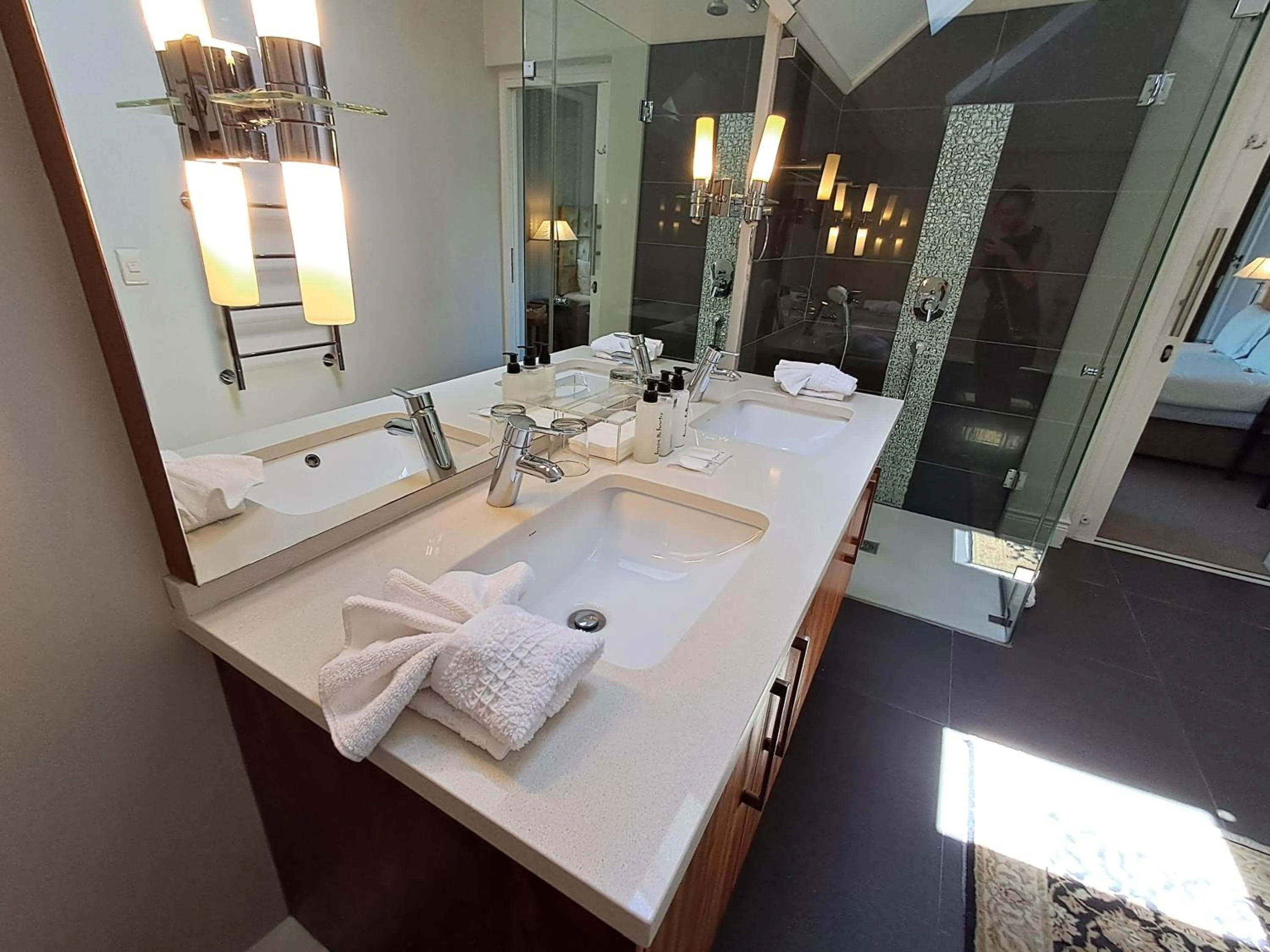 Bathroom in Wild Mushroom Country House