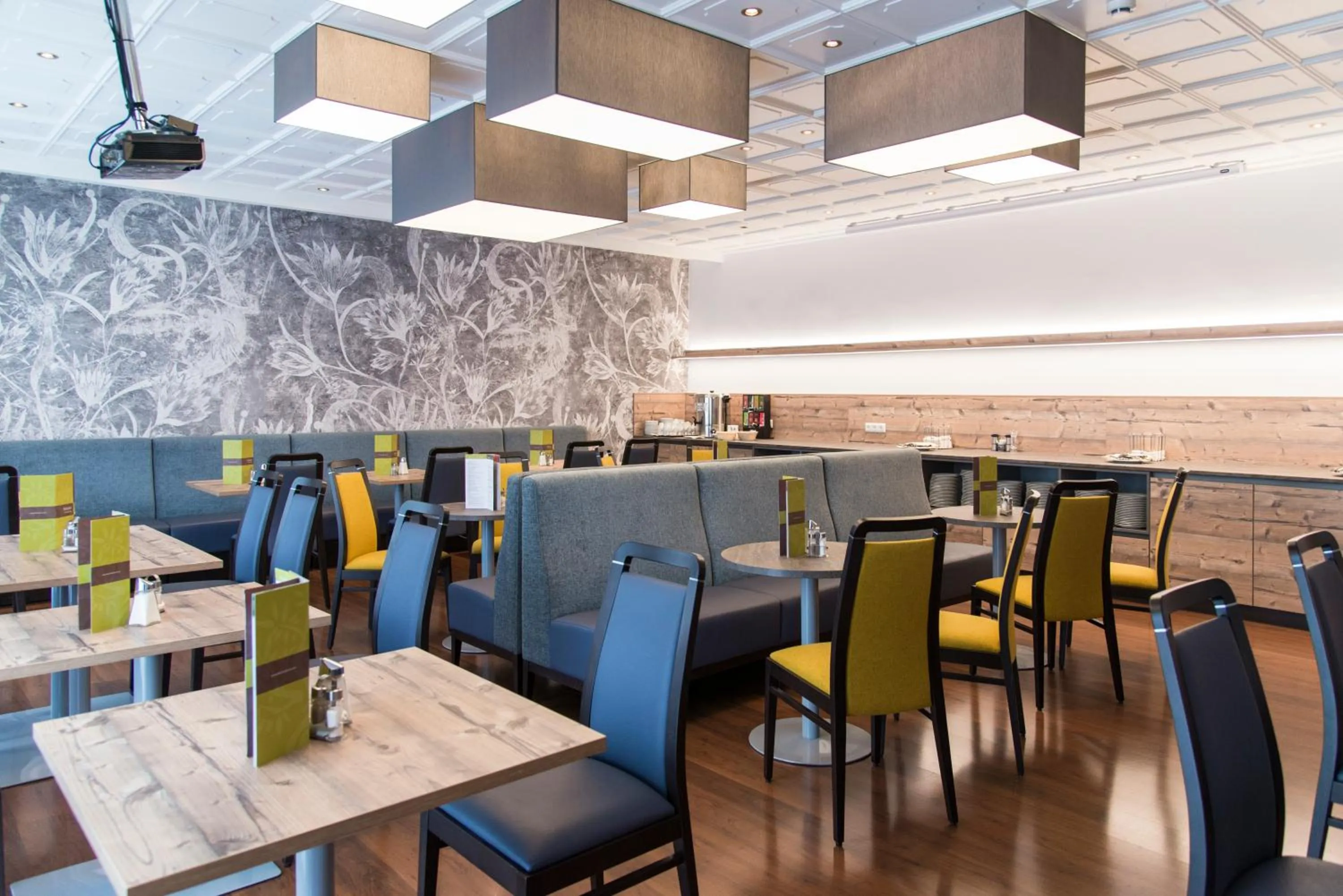 Restaurant/places to eat in Hotel Alpenhof