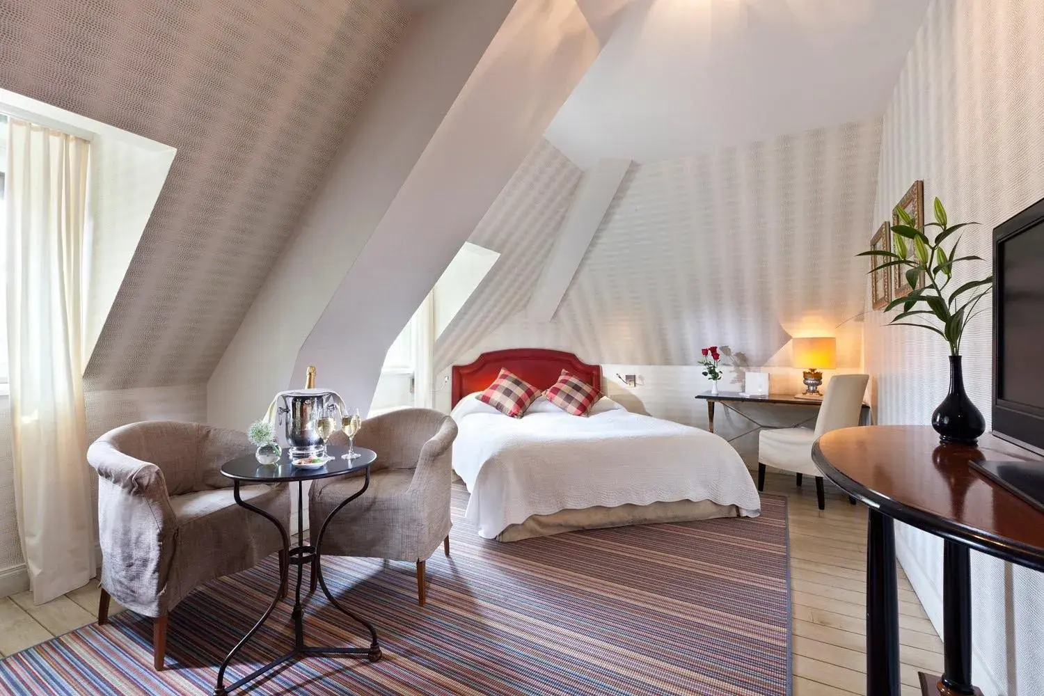 Little Attic Room - single occupancy in Chateau De Germigney Little Attic Room - single occupancy in Chateau De Germigney