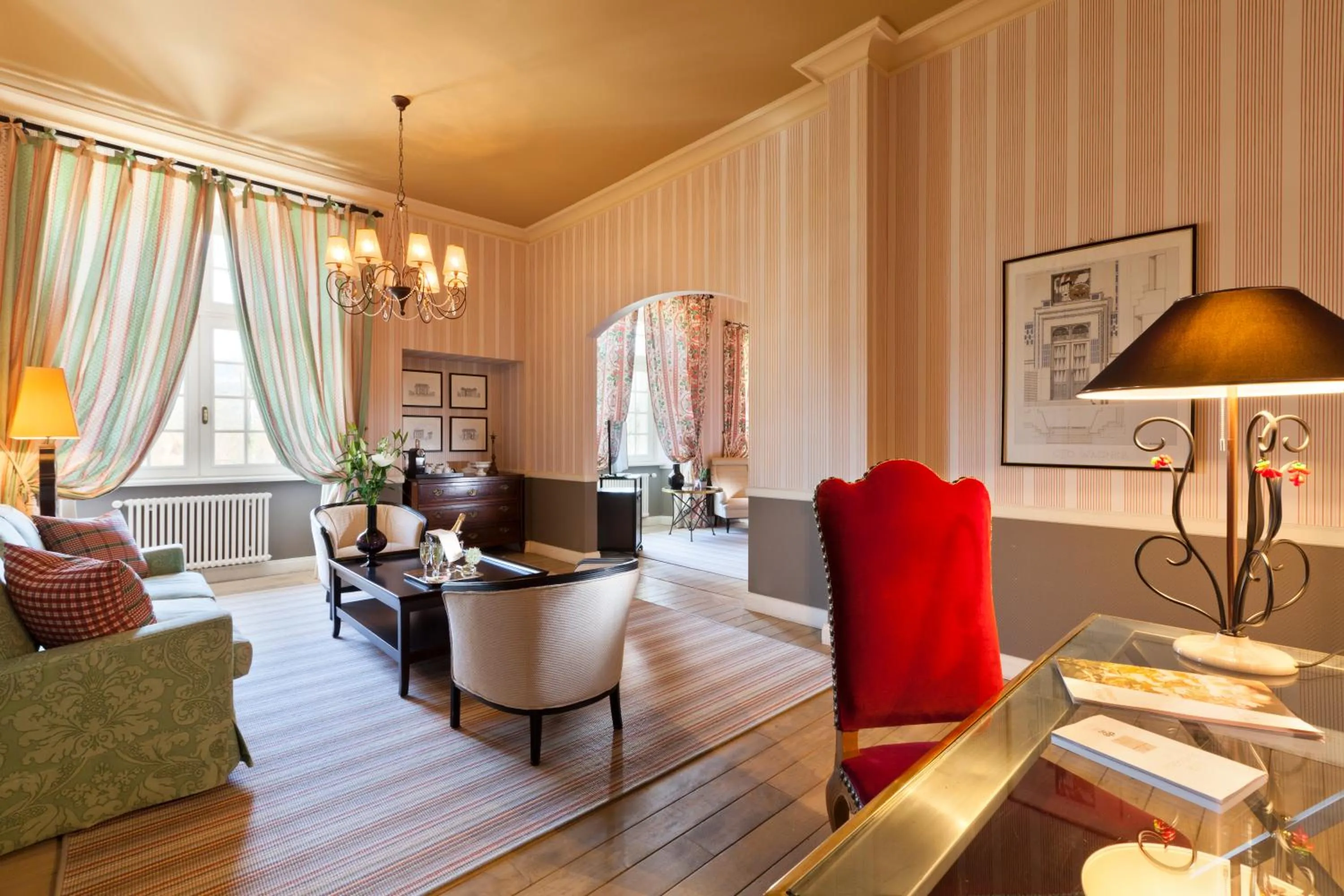 Photo of the whole room in Chateau De Germigney