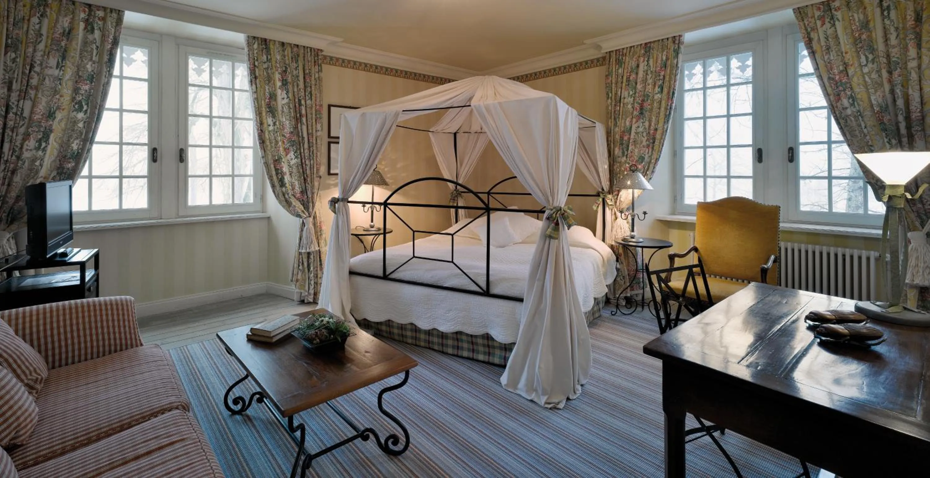 Bed in Chateau De Germigney