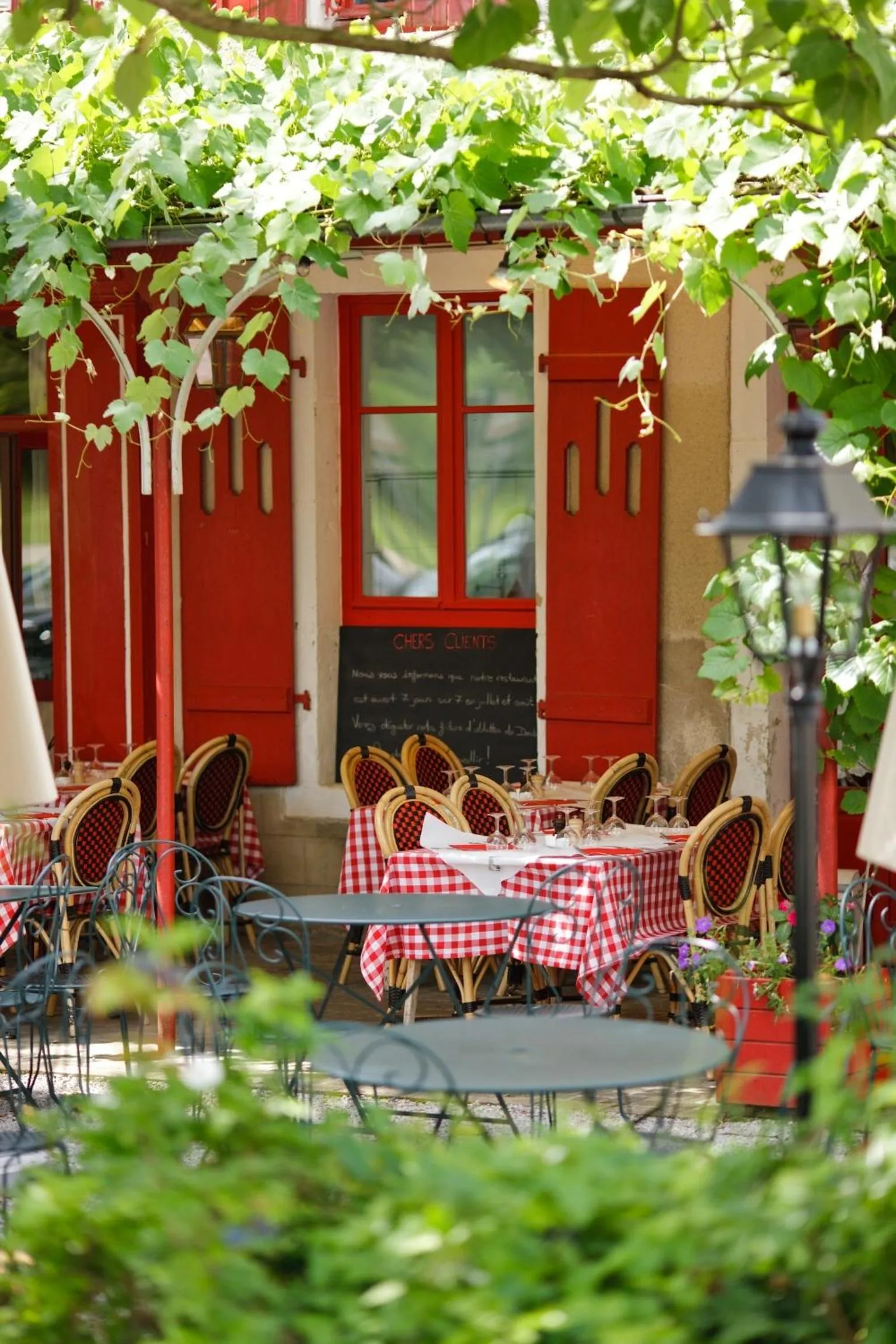 Restaurant/places to eat in Chateau De Germigney