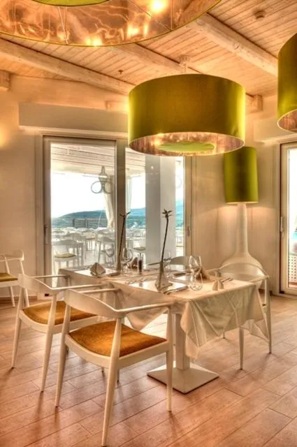 Restaurant/places to eat in Salvator Villas & Spa Hotel