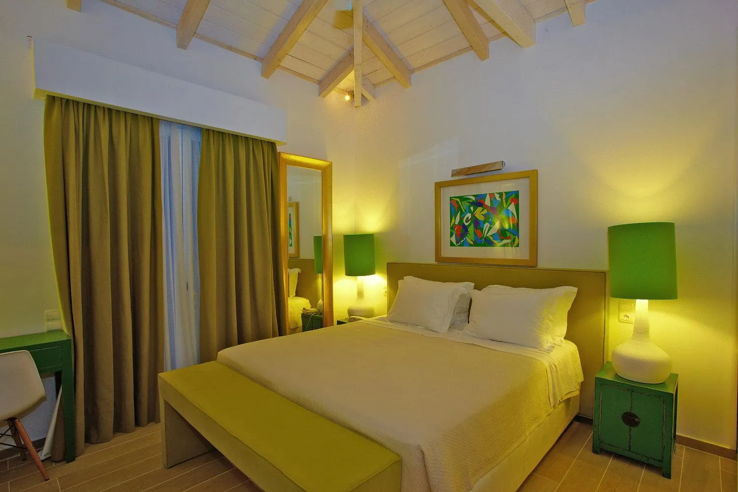 Bed in Salvator Villas & Spa Hotel