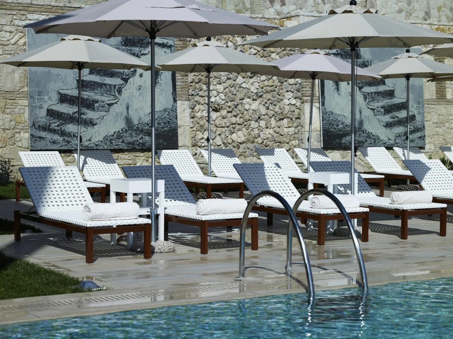 Swimming pool in Salvator Villas & Spa Hotel