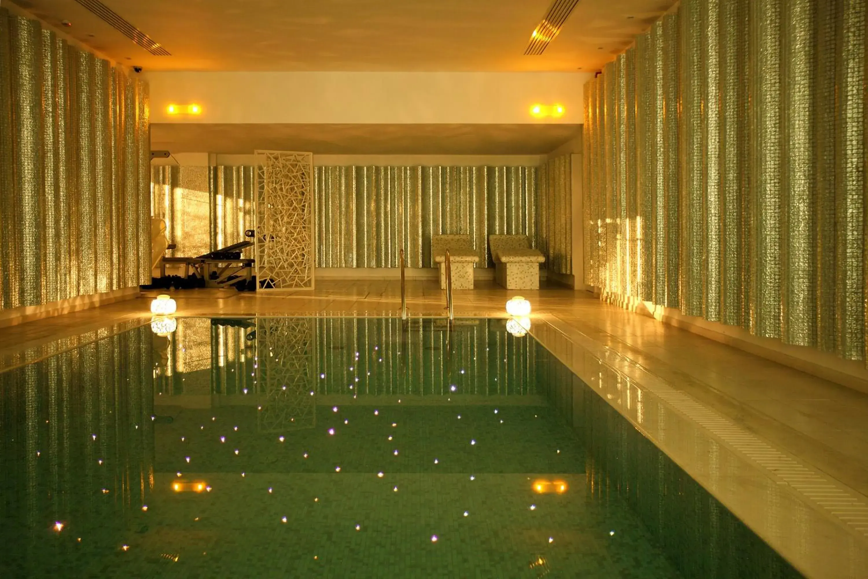 Swimming pool in Salvator Villas & Spa Hotel Swimming pool in Salvator Villas & Spa Hotel