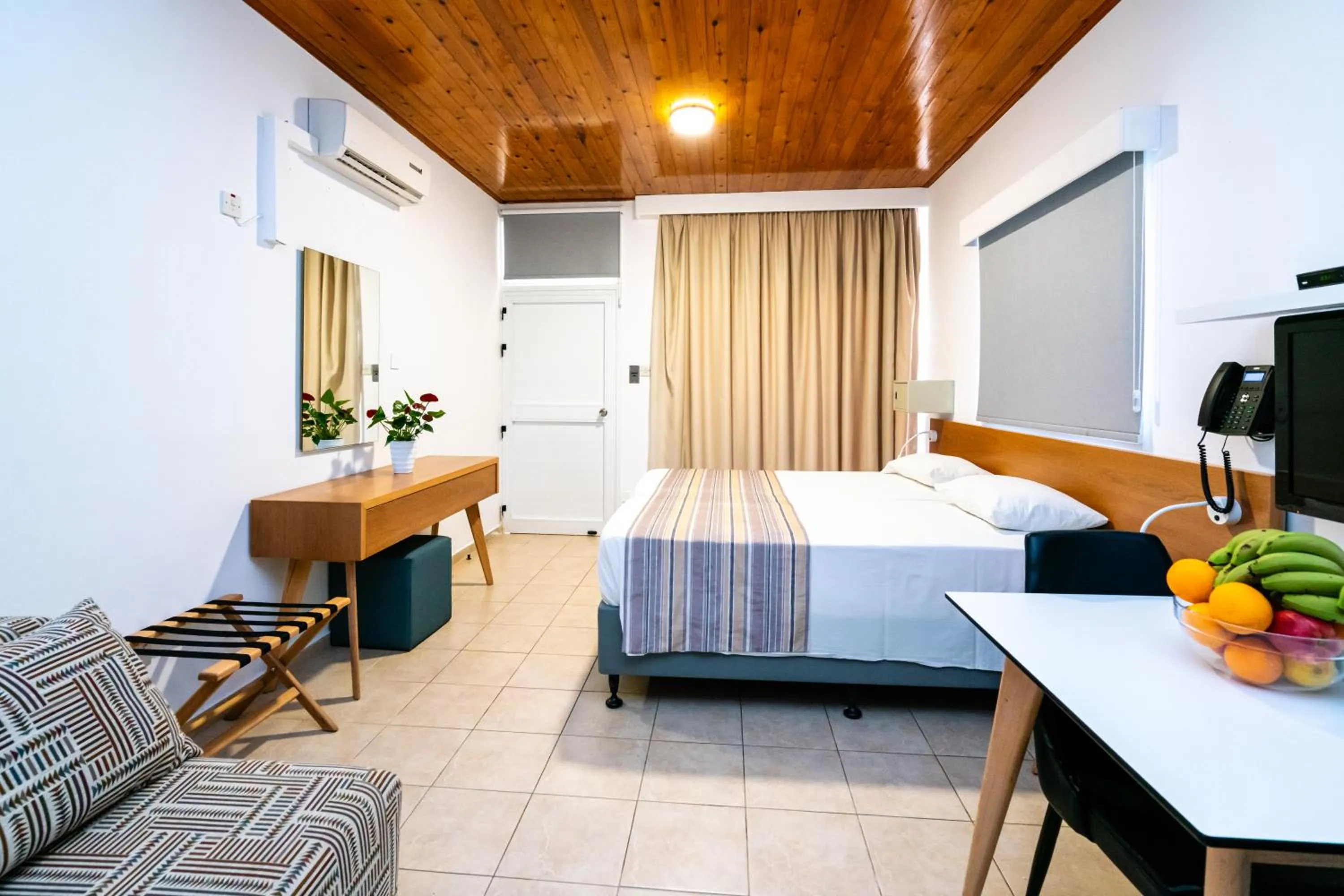 Bedroom, Bed in Helios Bay Hotel and Suites