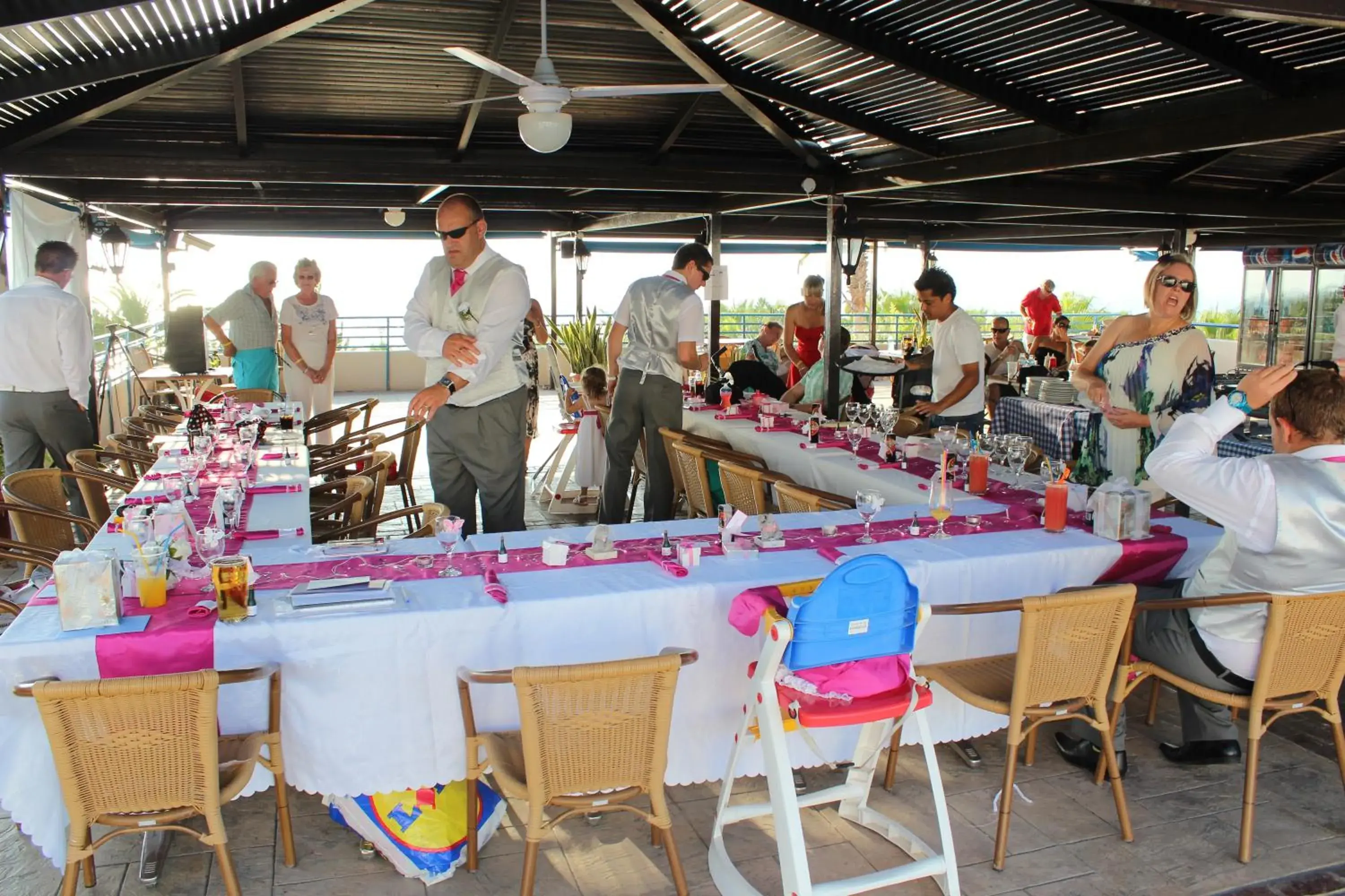 Restaurant/places to eat in Helios Bay Hotel and Suites Restaurant/places to eat in Helios Bay Hotel and Suites