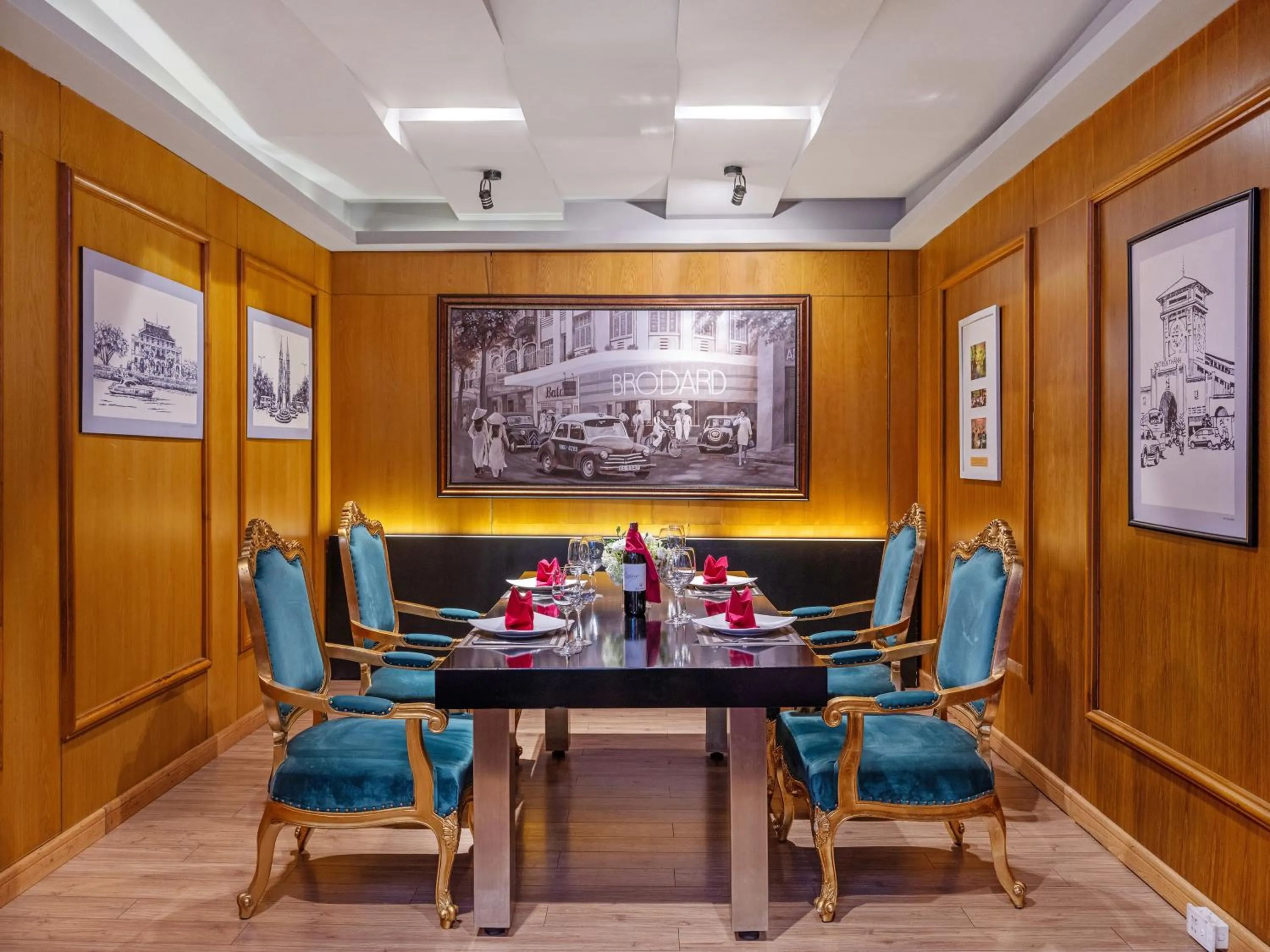 Restaurant/places to eat in Palace Hotel Saigon