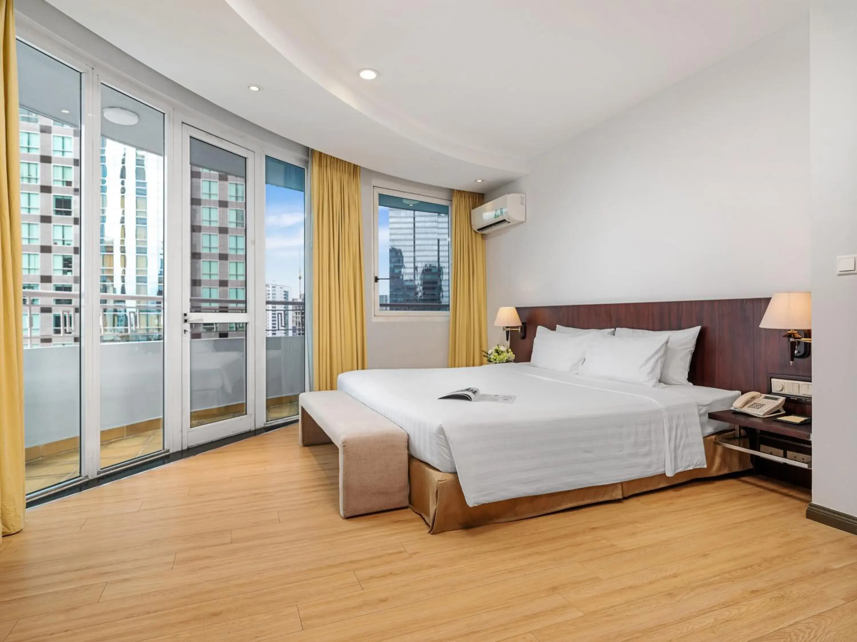 Bed in Palace Hotel Saigon Bed in Palace Hotel Saigon