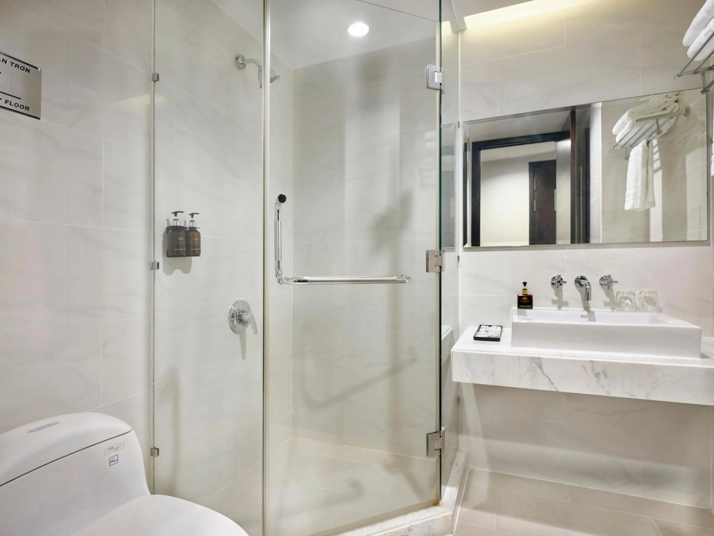 Bathroom in Palace Hotel Saigon