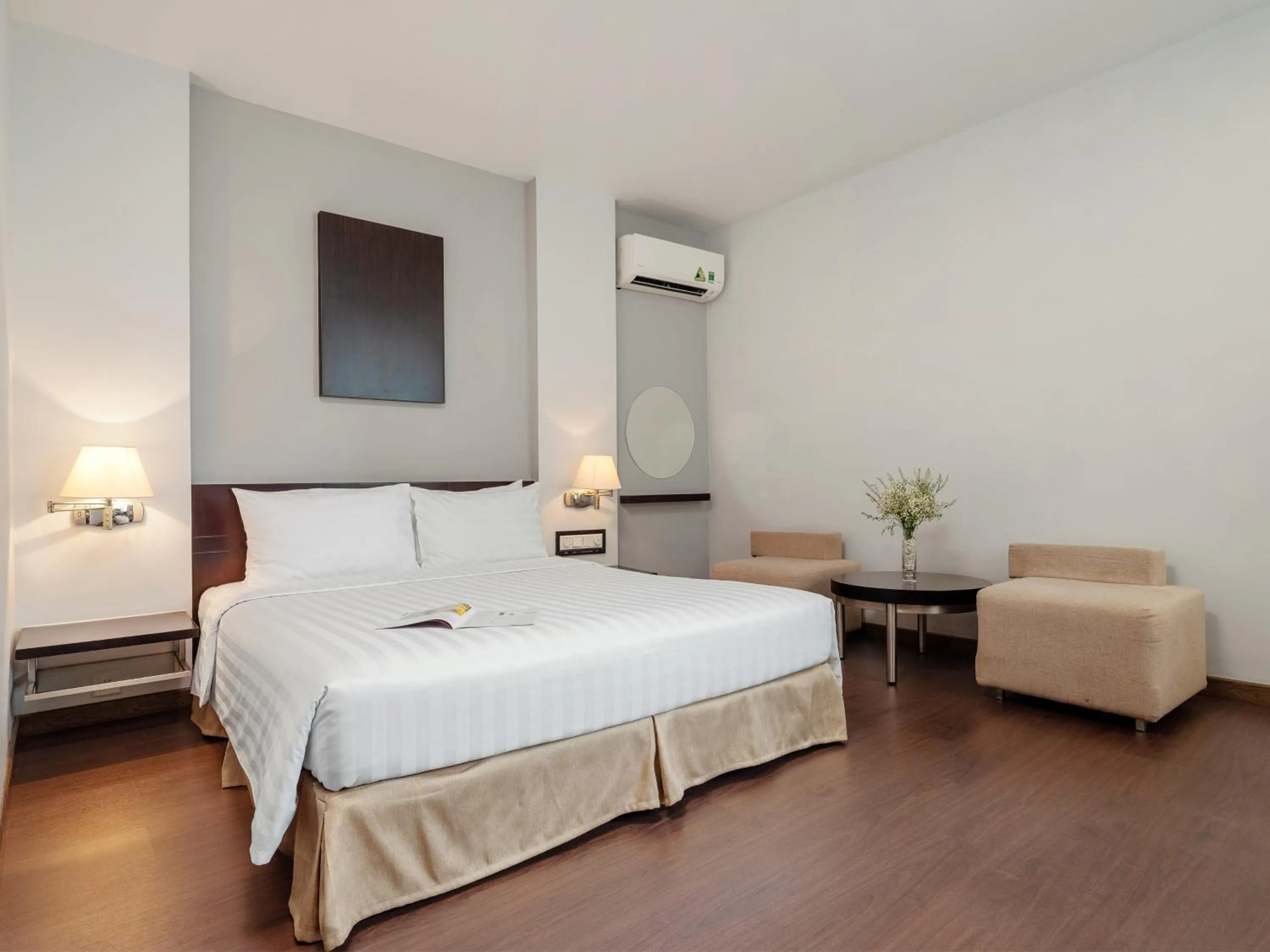 Bed in Palace Hotel Saigon