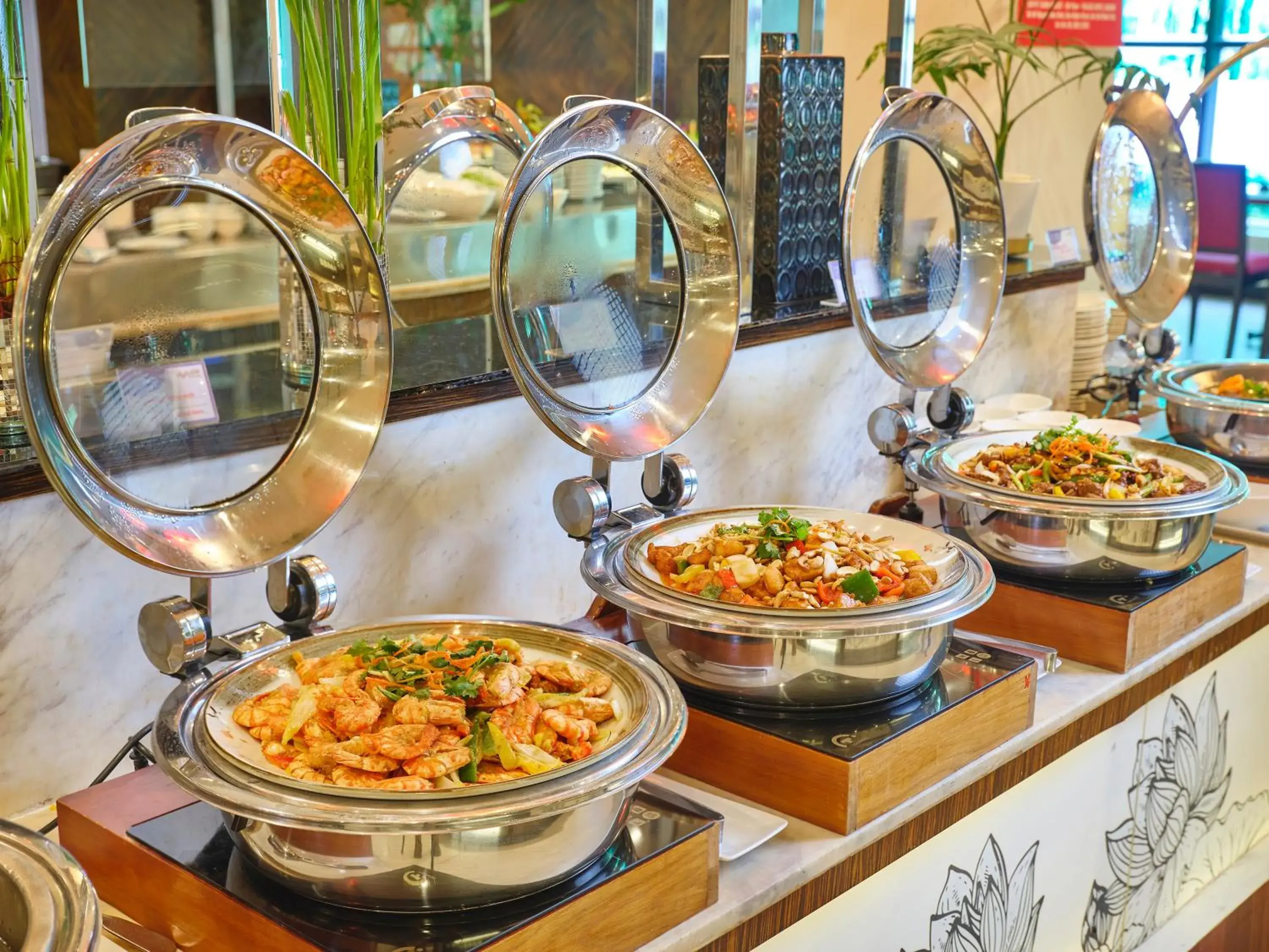 Food and drinks in Palace Hotel Saigon Food and drinks in Palace Hotel Saigon