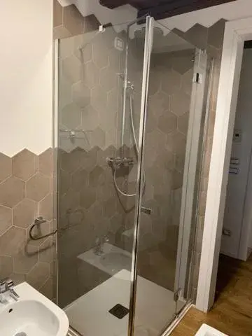 Single Room with Private Bathroom in La Posa degli Agri Single Room with Private Bathroom in La Posa degli Agri