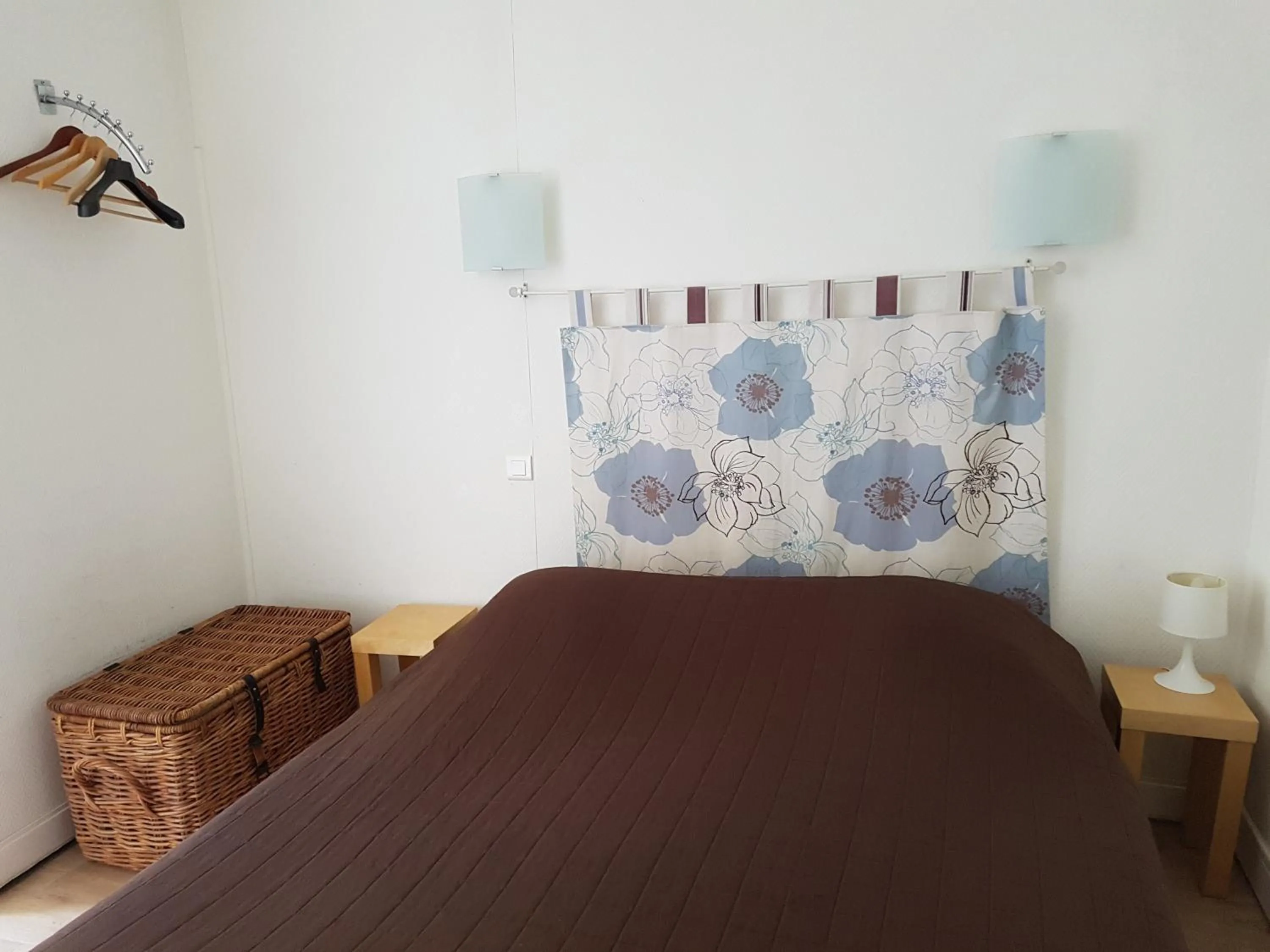 Bed in Hôtel Des Poètes avec parking sur réservation