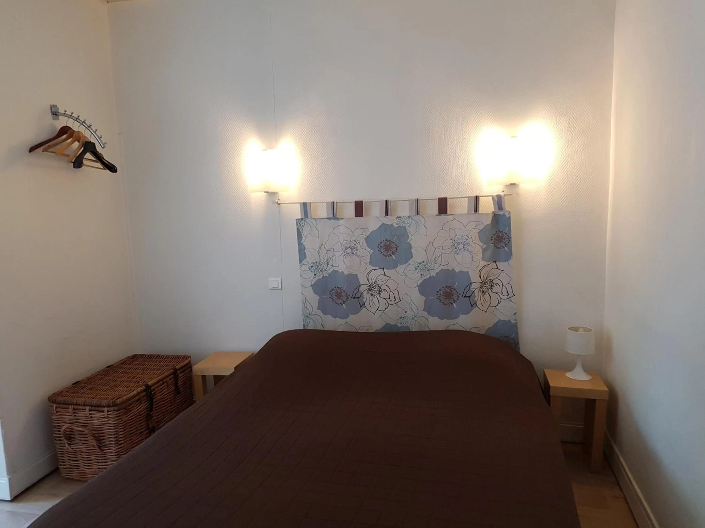 Bed in Hôtel Des Poètes avec parking sur réservation