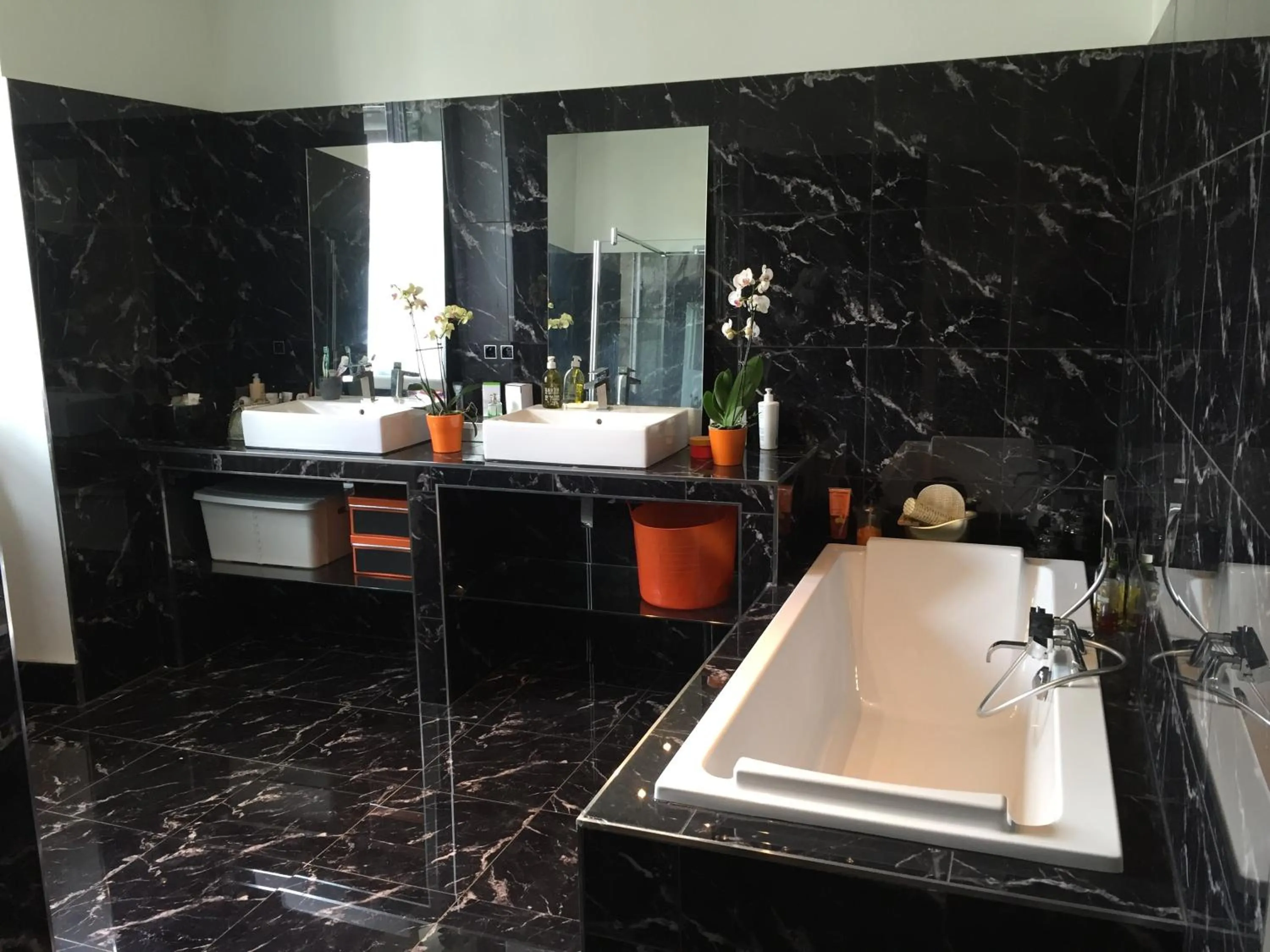 Bathroom in " Venez DormiR Chez Nous " #Condom#Gascogne#d'Artagnan#Armagnac#Le Bonheur est dans le GERS