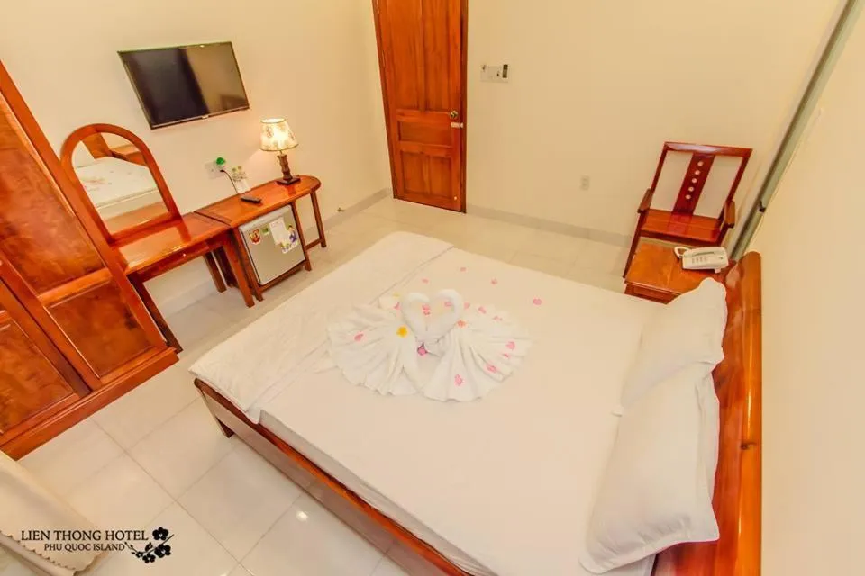 Photo of the whole room in Lien Thong Hotel