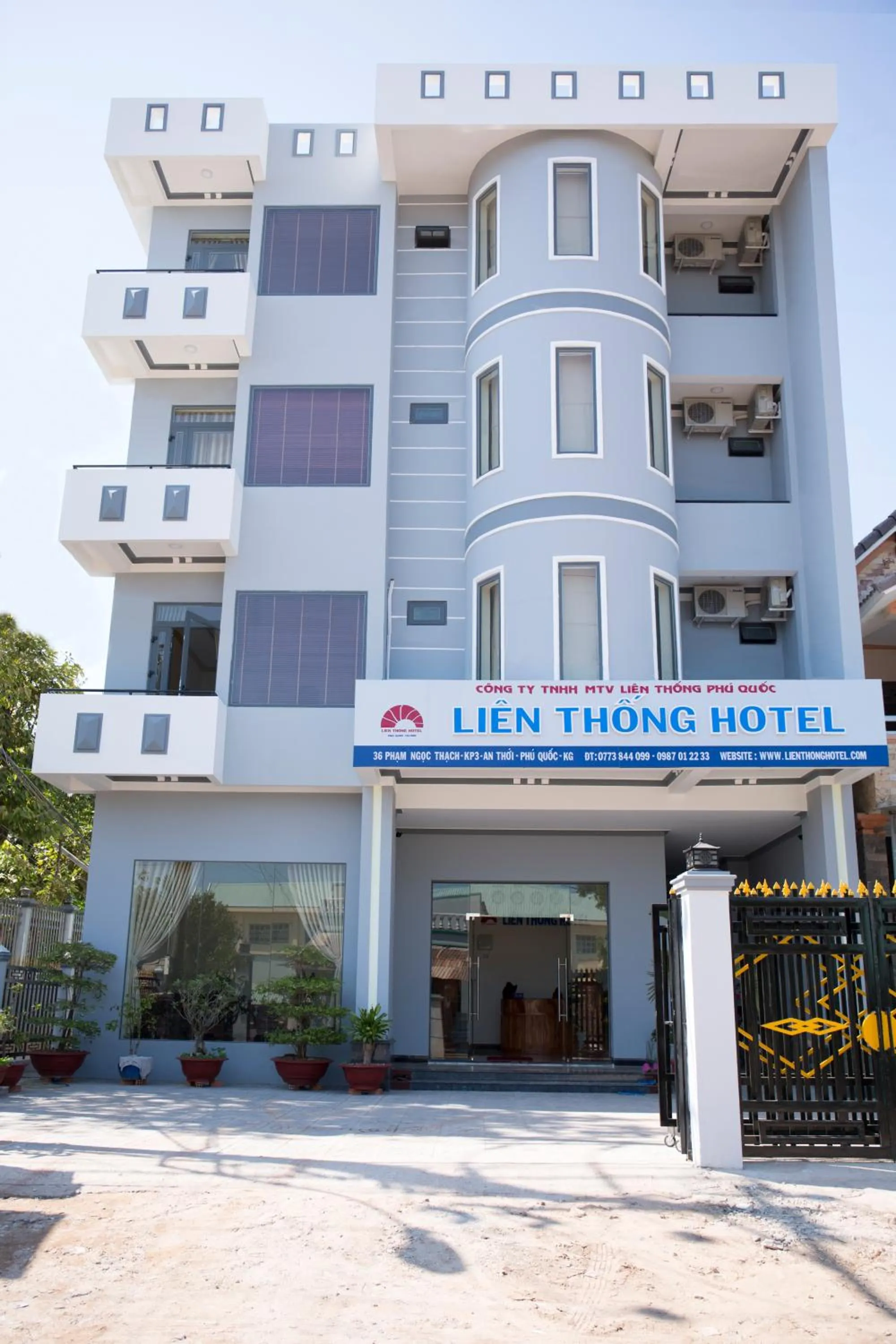 Facade/entrance in Lien Thong Hotel