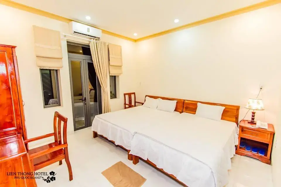Deluxe Triple Room in Lien Thong Hotel Deluxe Triple Room in Lien Thong Hotel
