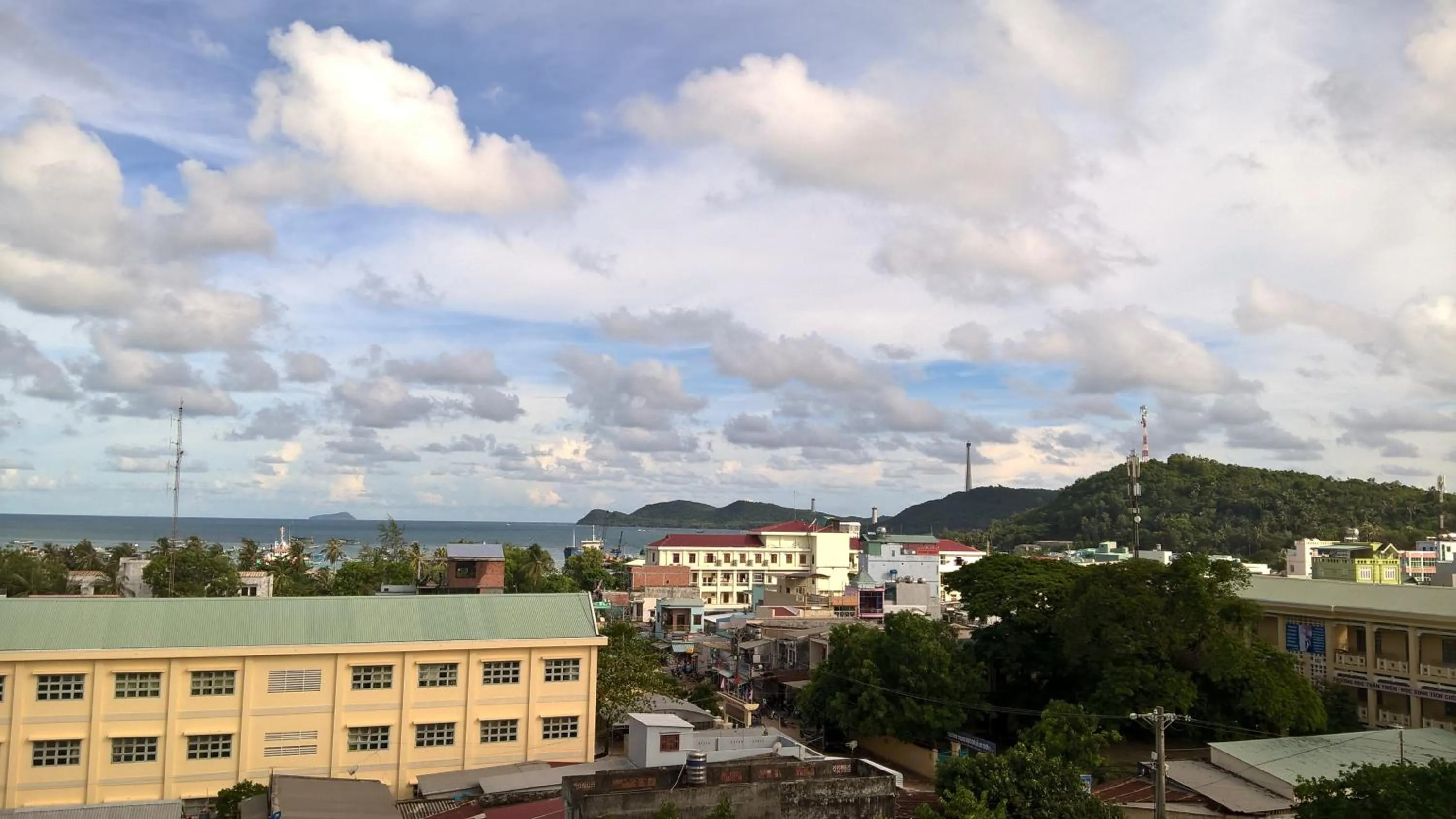 Nearby landmark in Lien Thong Hotel
