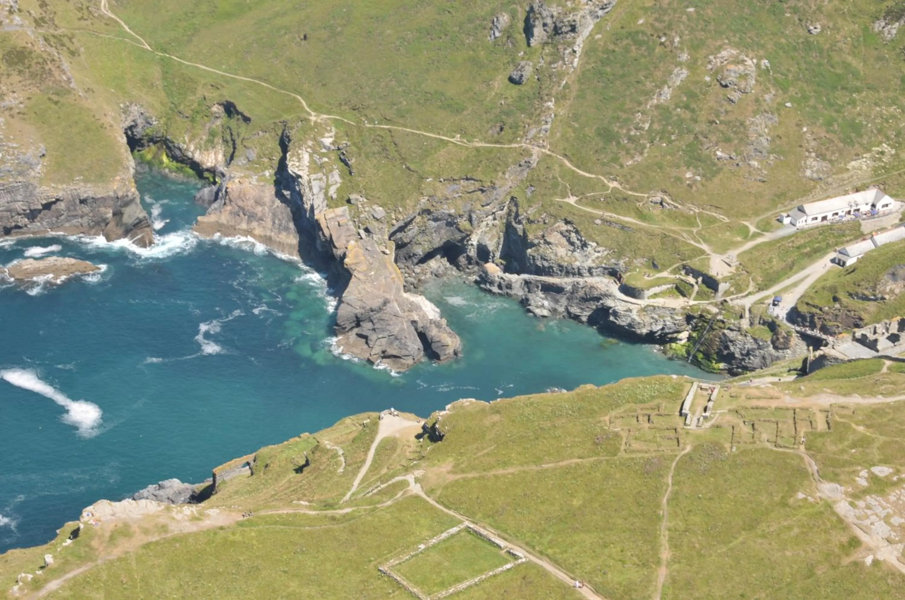 Garden in Camelot Castle Hotel