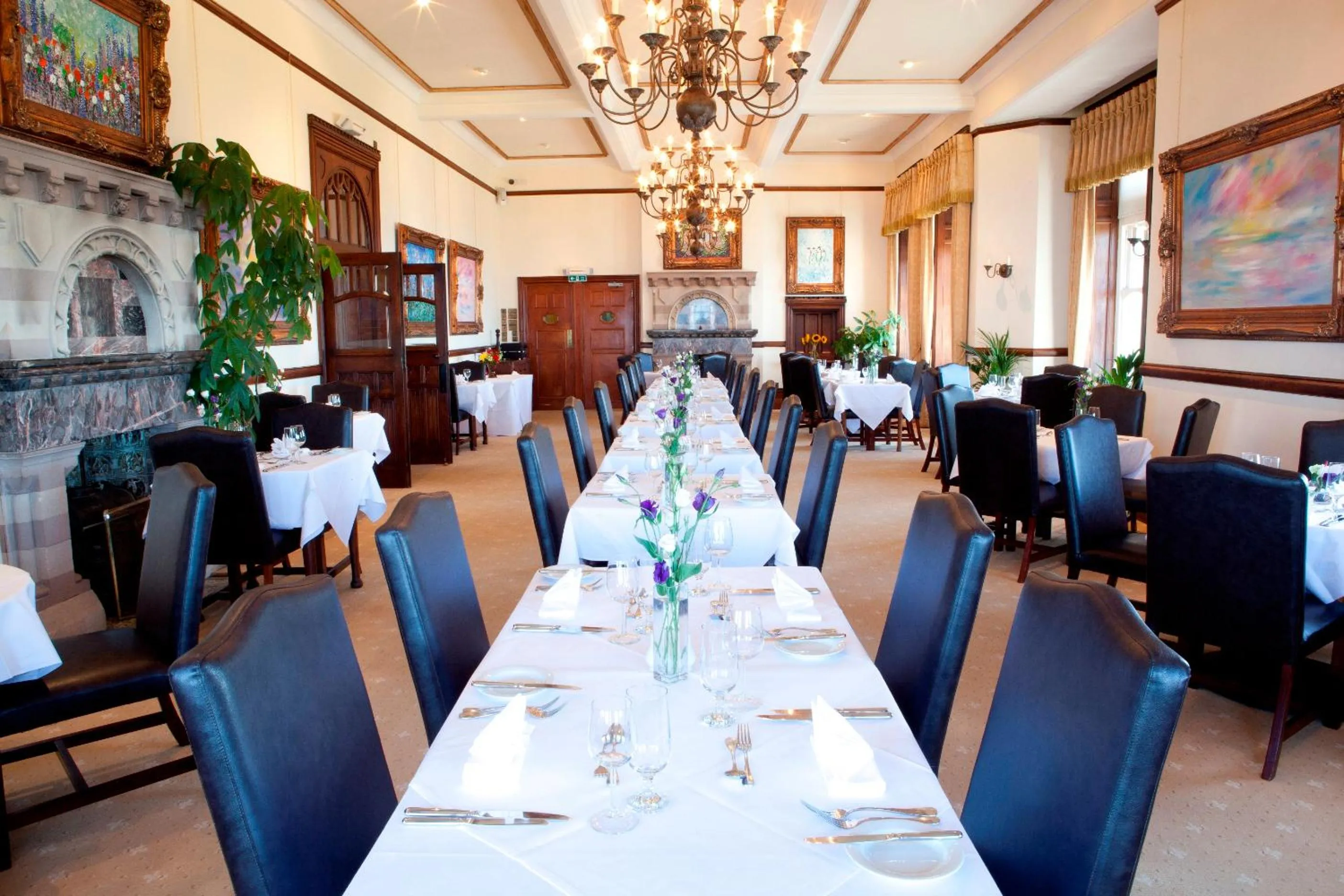 Restaurant/places to eat in Camelot Castle Hotel