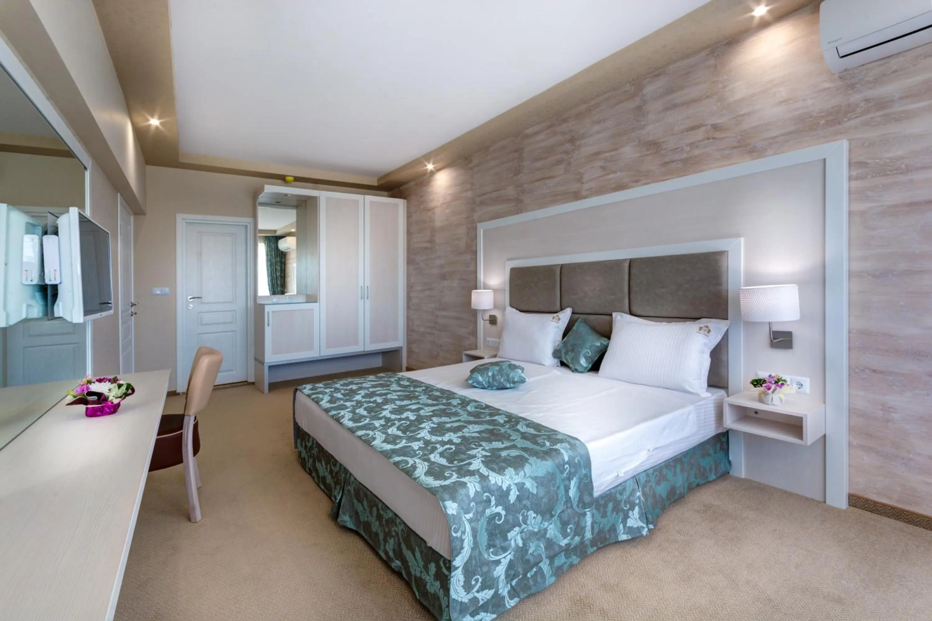 Bedroom, Bed in Siena Palace