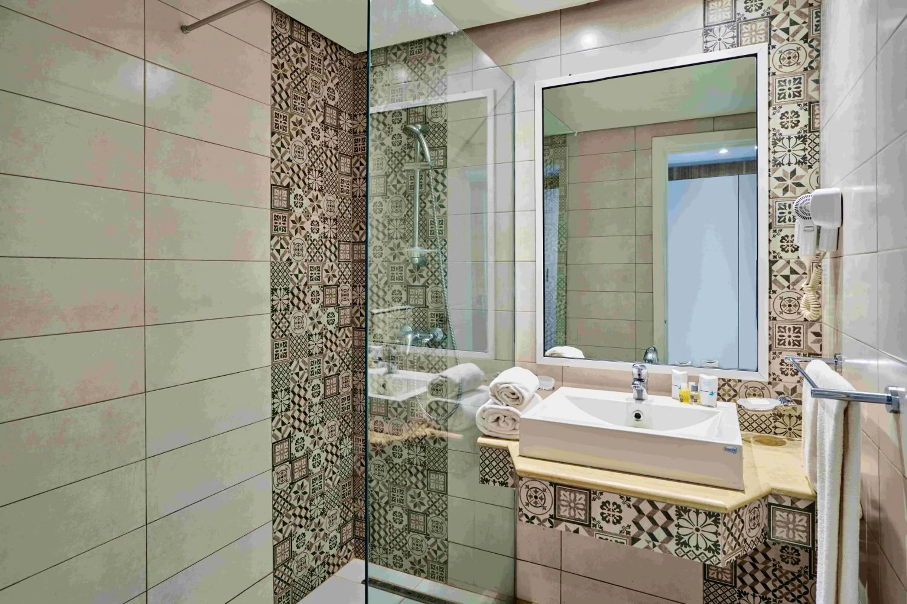 Shower in TUI SUNEO Palm Beach Skanes - All Inclusive