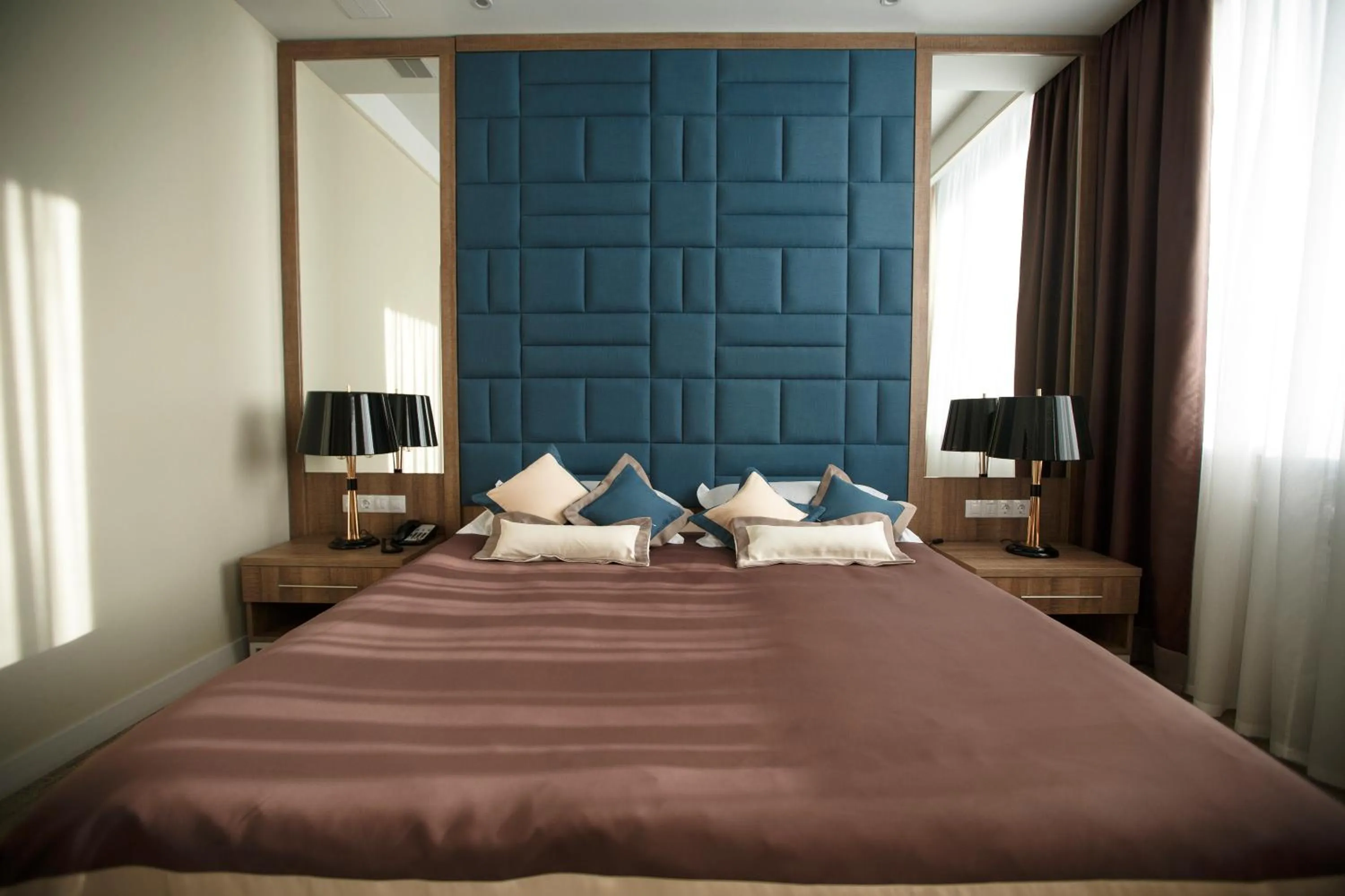 Bed in GREEN Which Hotel