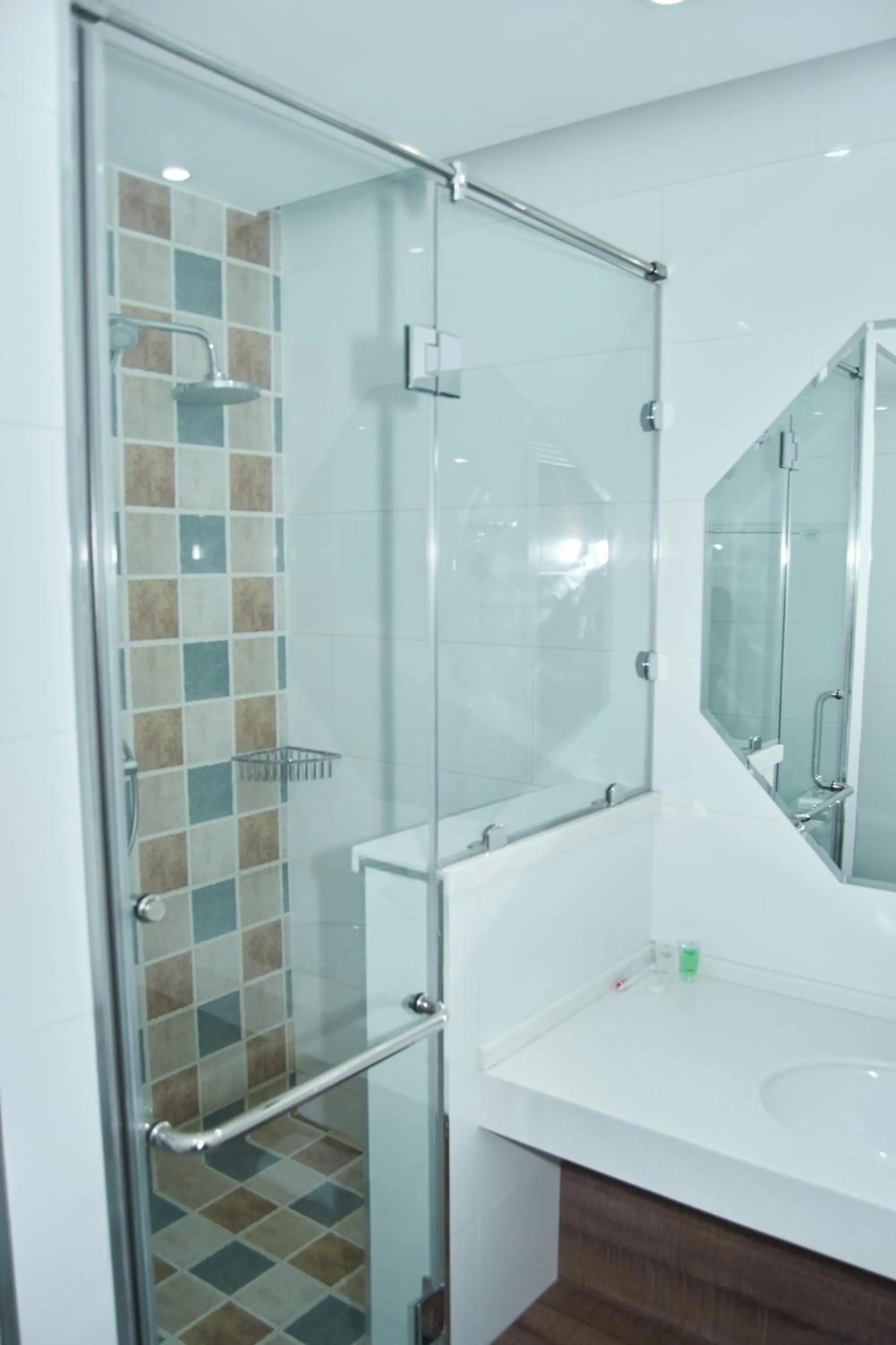 Bathroom in GREEN Which Hotel