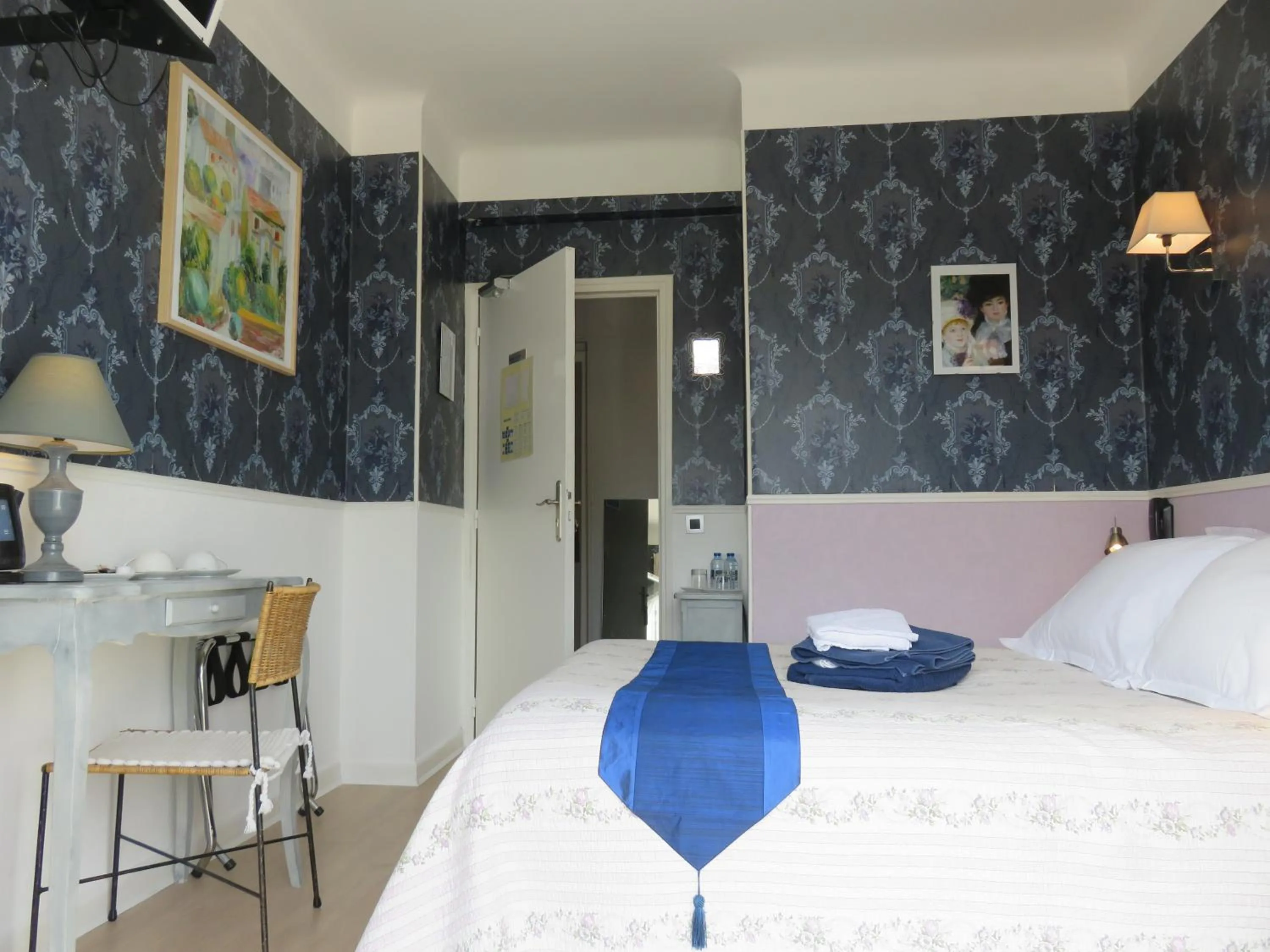 Photo of the whole room, Bed in Hotel mon Soleil