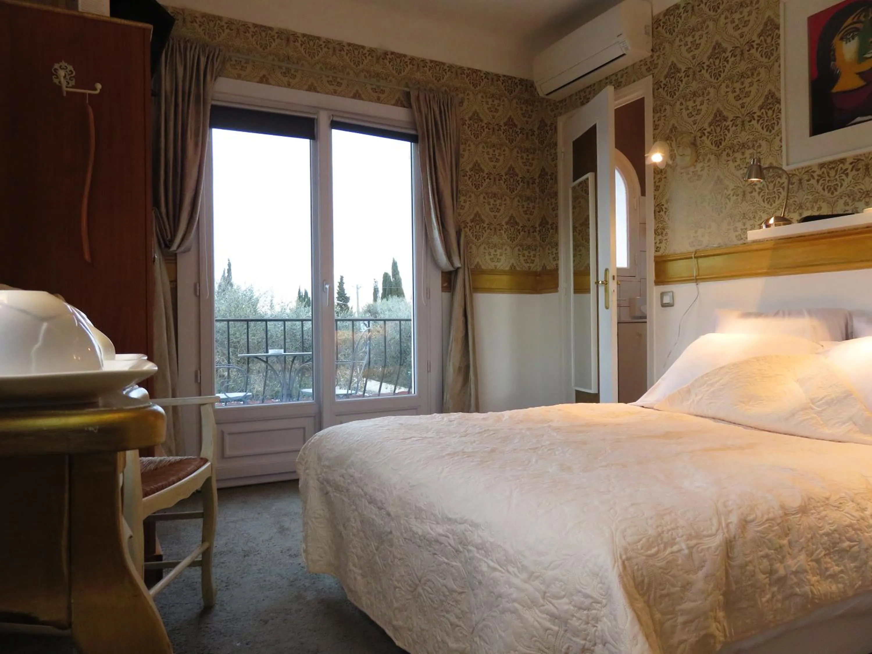 Day, Bed in Hotel mon Soleil