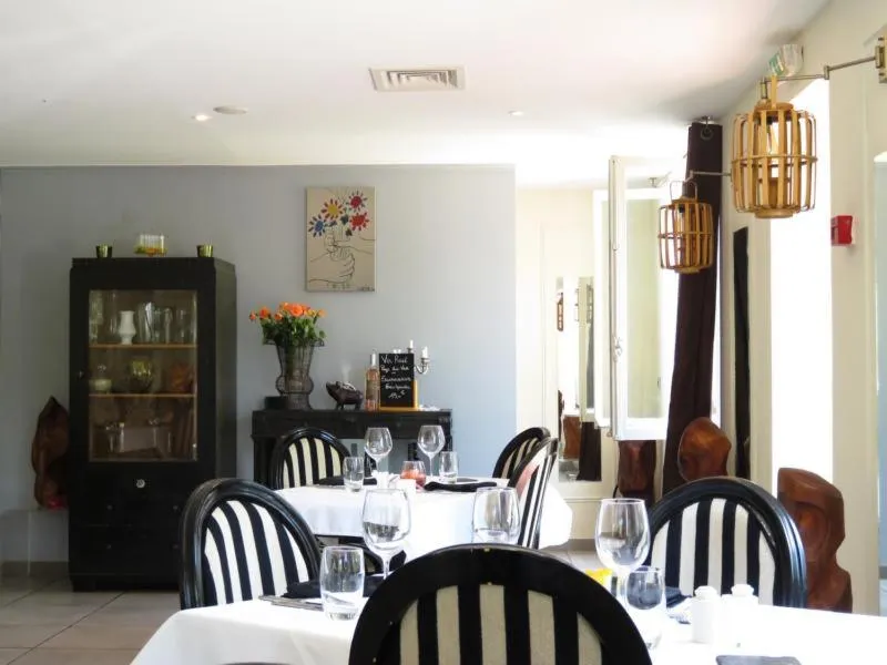 Restaurant/places to eat in Hotel mon Soleil