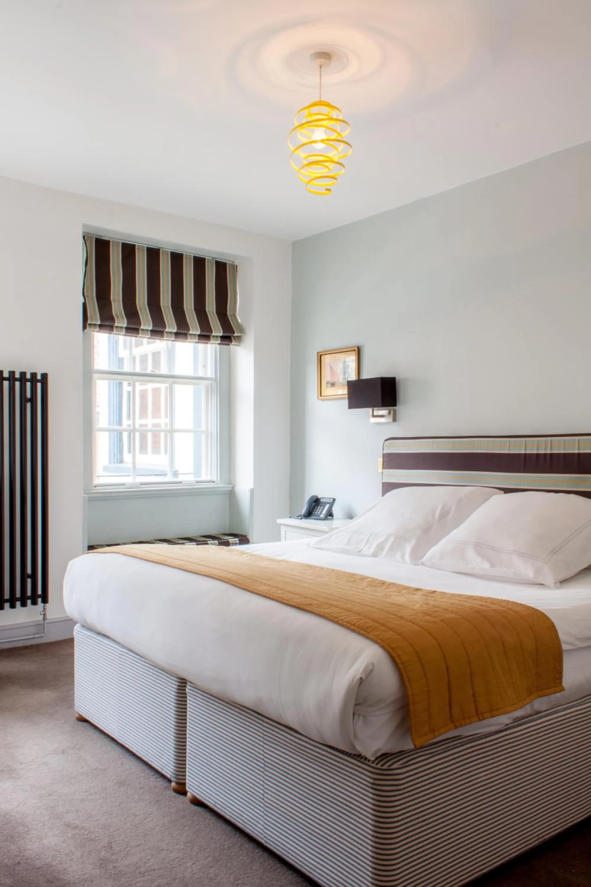 Bed in The Salutation Inn