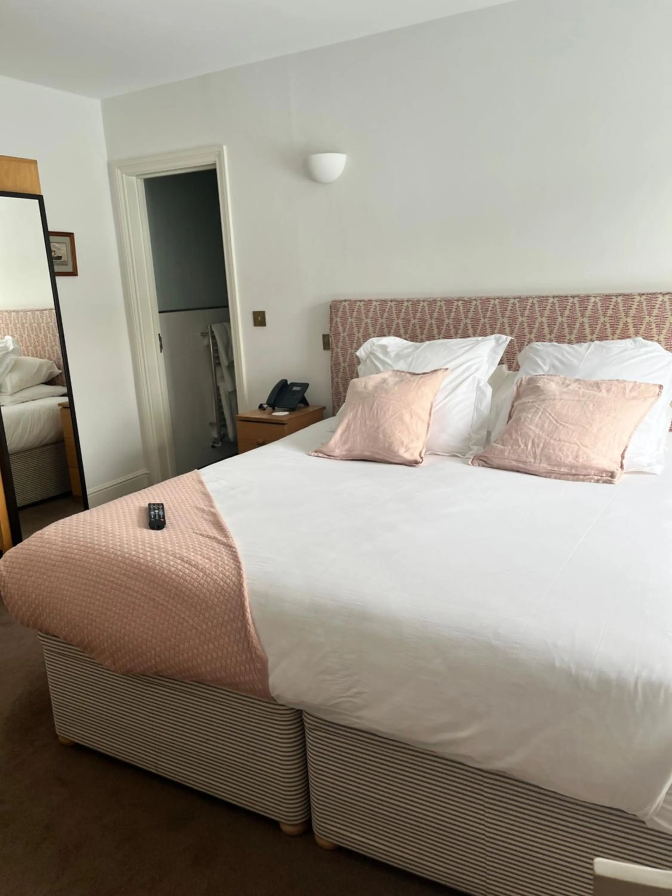 Bed in The Salutation Inn