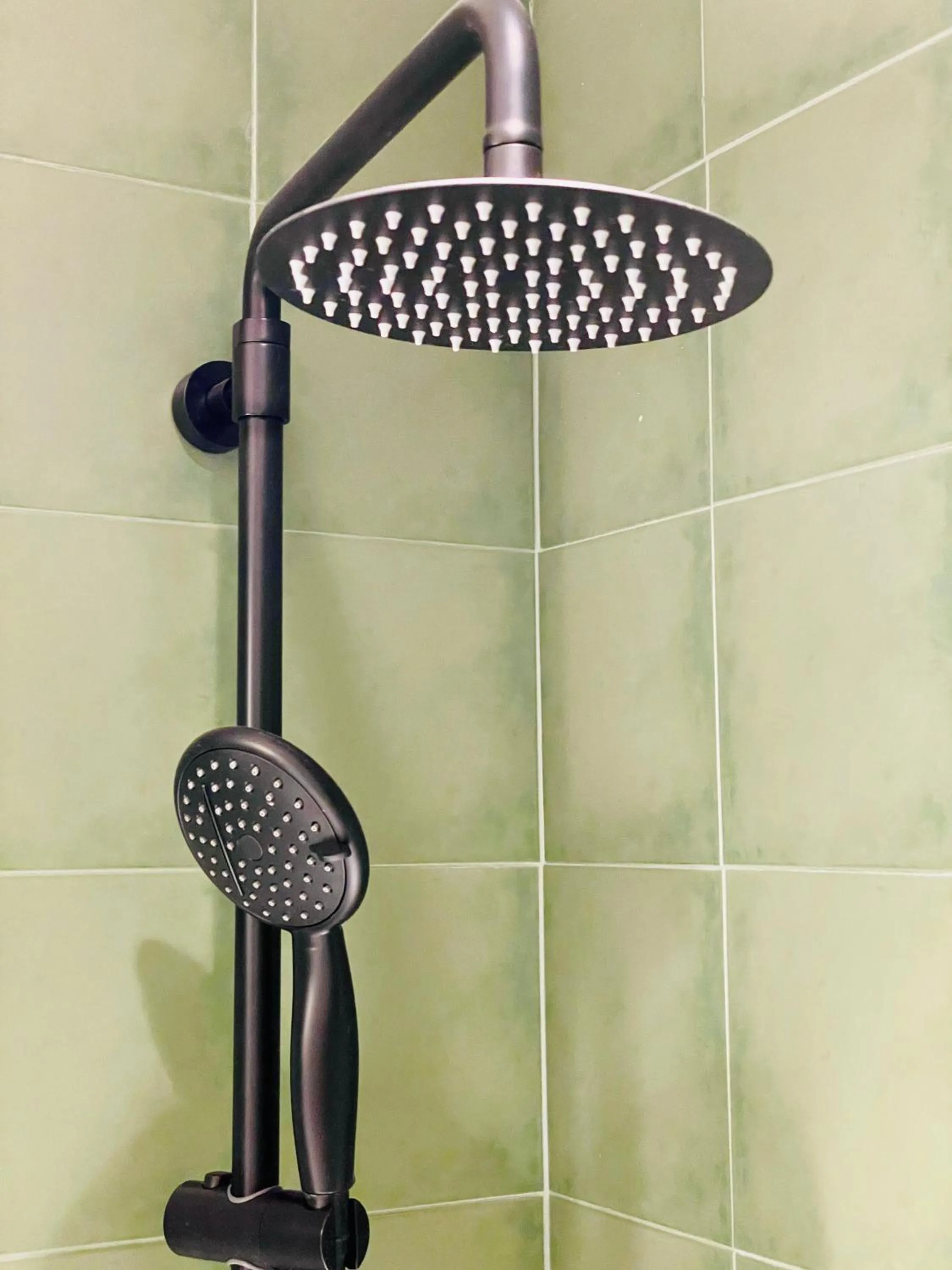 Shower in Smartr Barcelona Ramblas