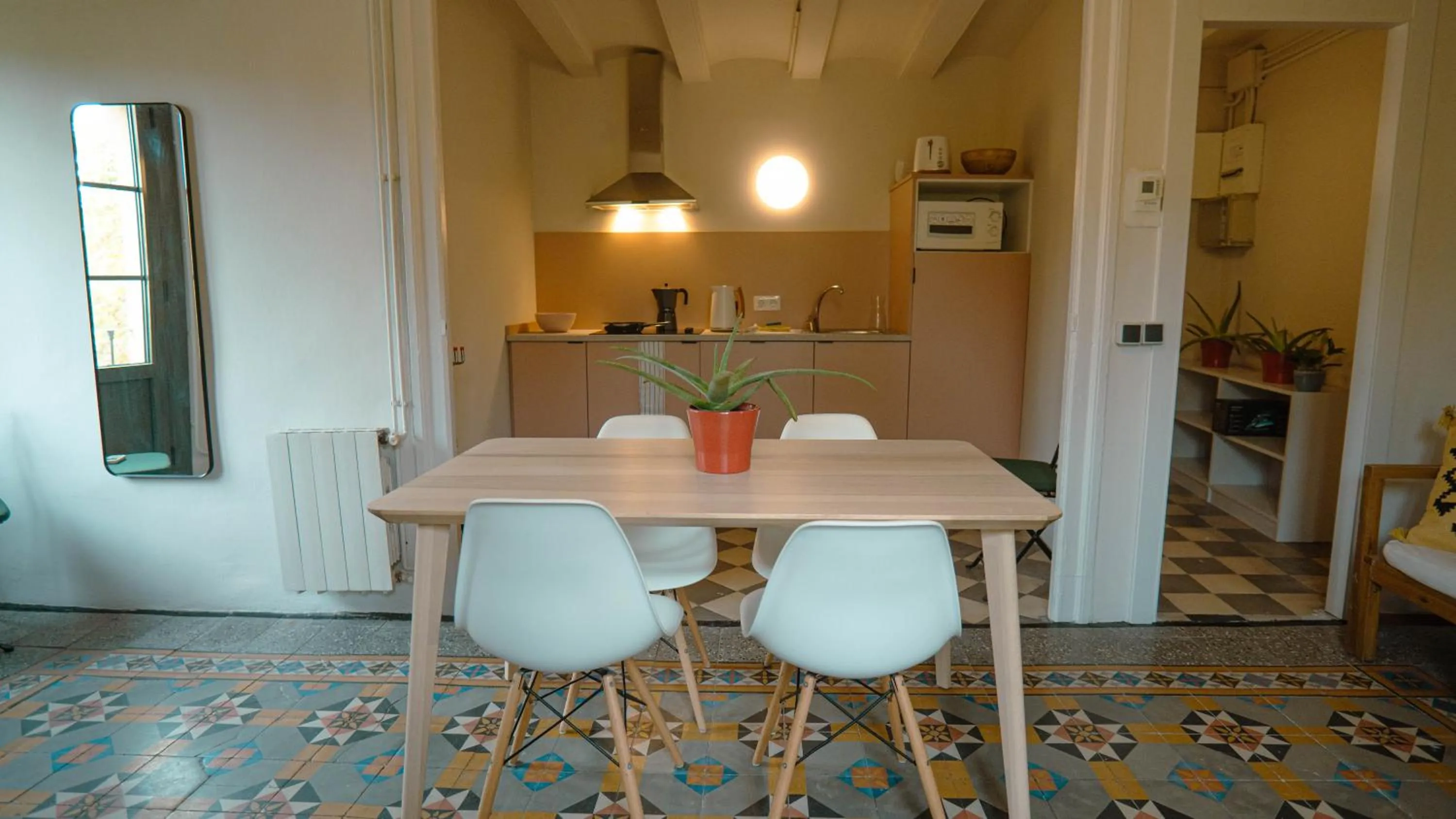 Kitchen or kitchenette in Smartr Barcelona Ramblas