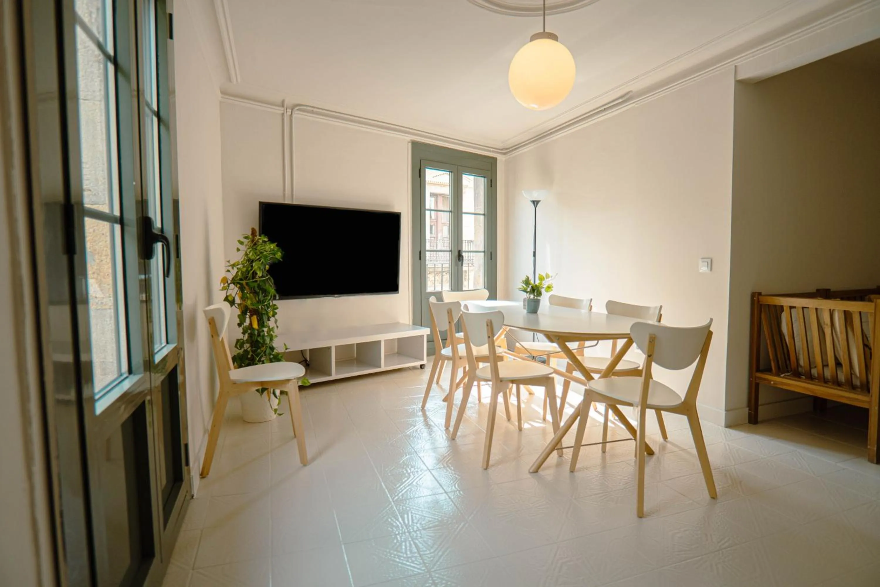 TV and multimedia in Smartr Barcelona Ramblas