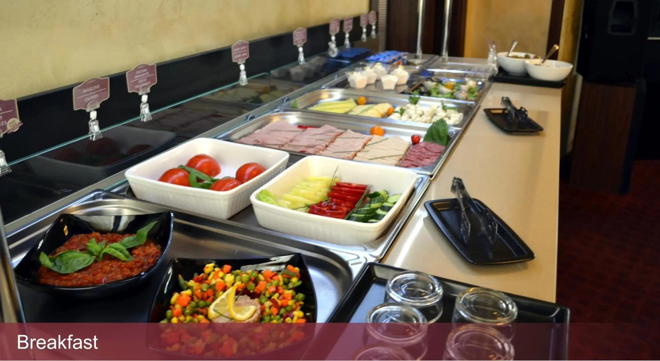 Continental breakfast in INTER BUSINESS Bucharest Continental breakfast in INTER BUSINESS Bucharest