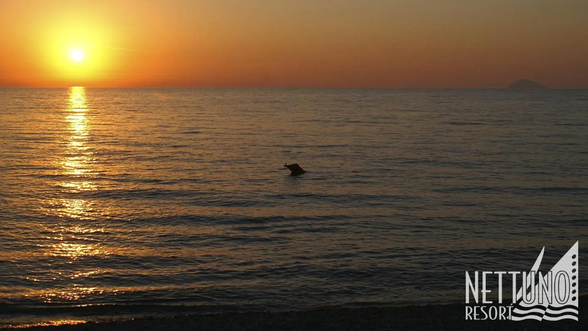 Beach, Sunrise/Sunset in Nettuno Resort