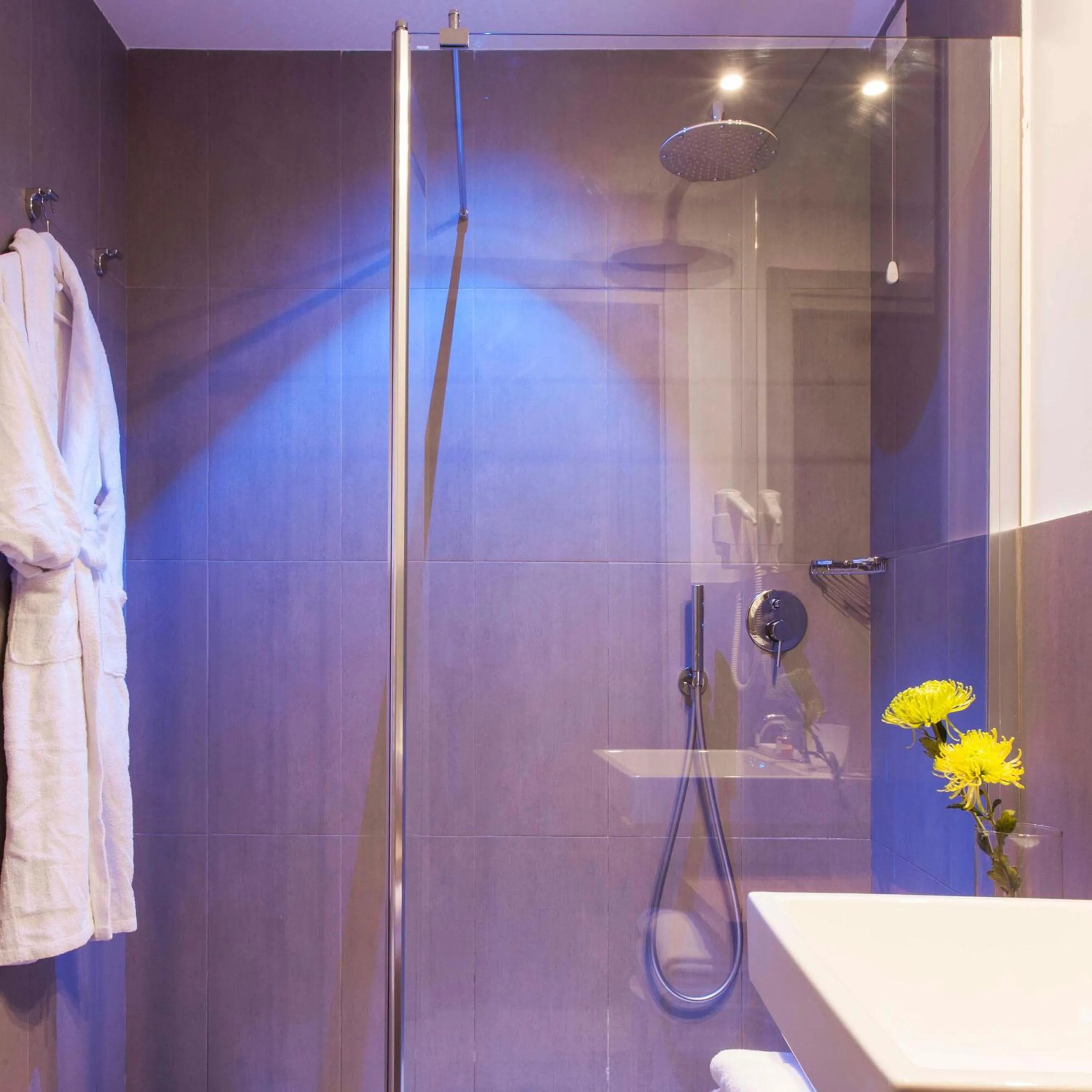 Shower in Giuturna Boutique Hotel