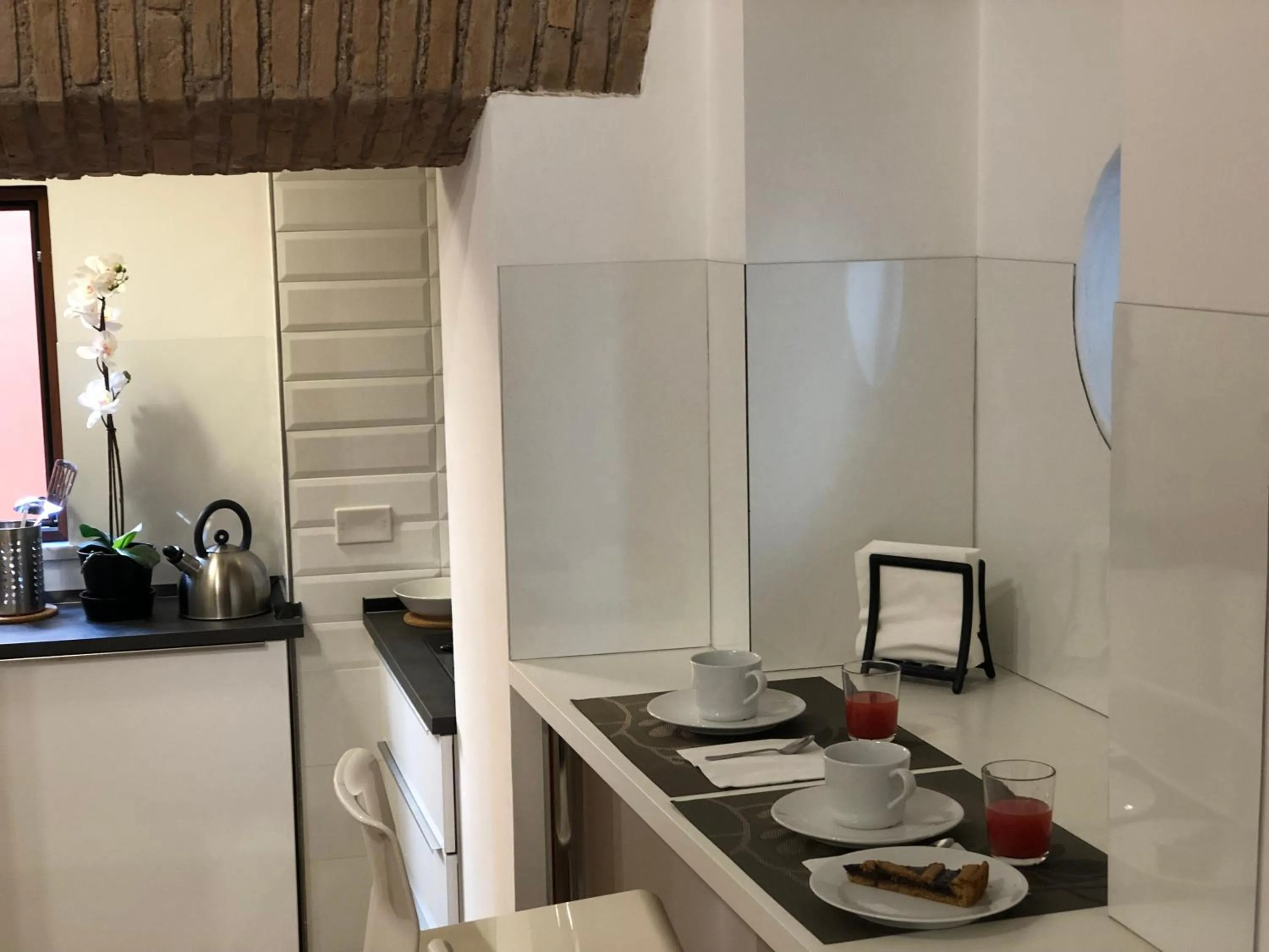 Coffee/tea facilities in Giuturna Boutique Hotel