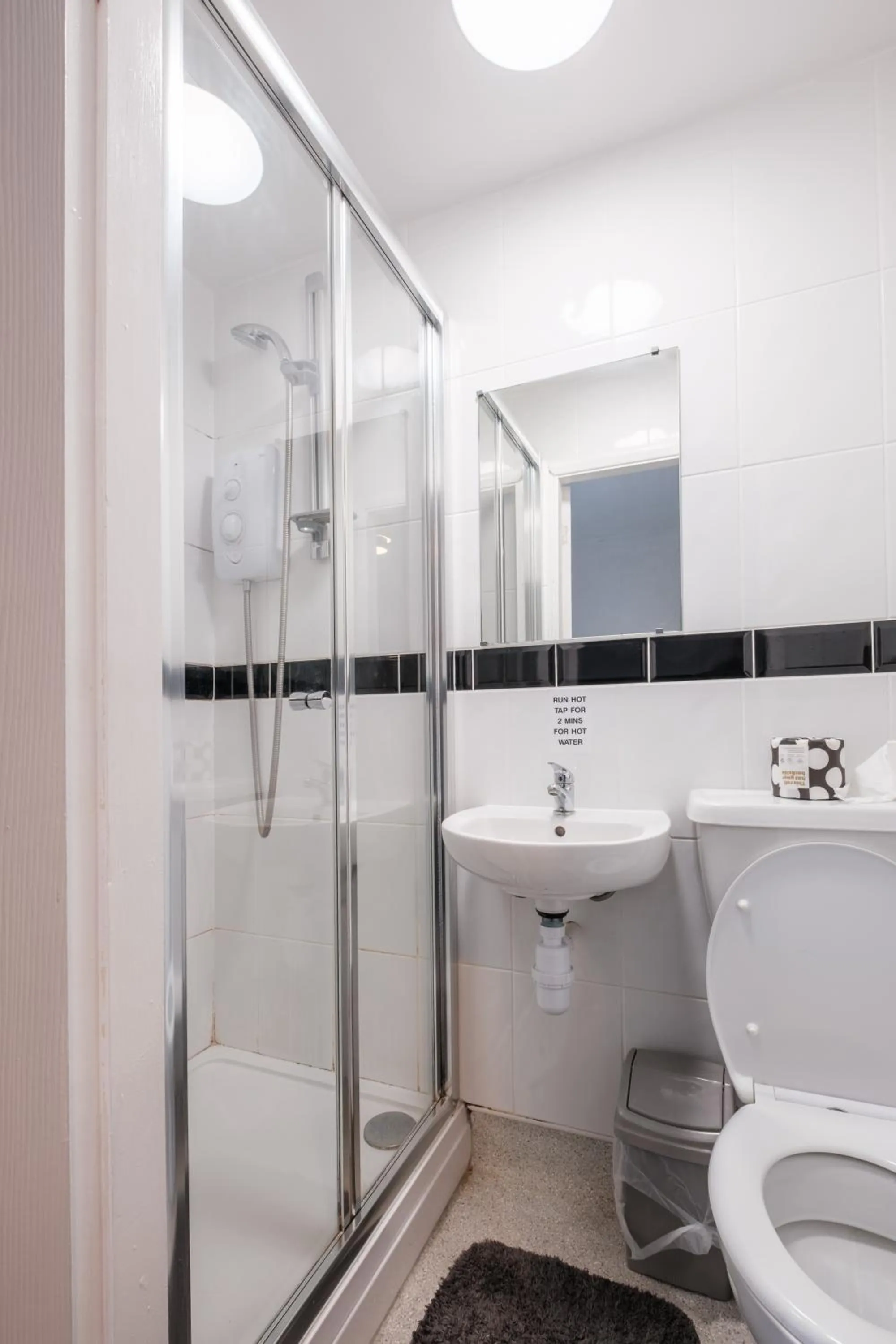 Bathroom in OYO The Pickering Park Hotel