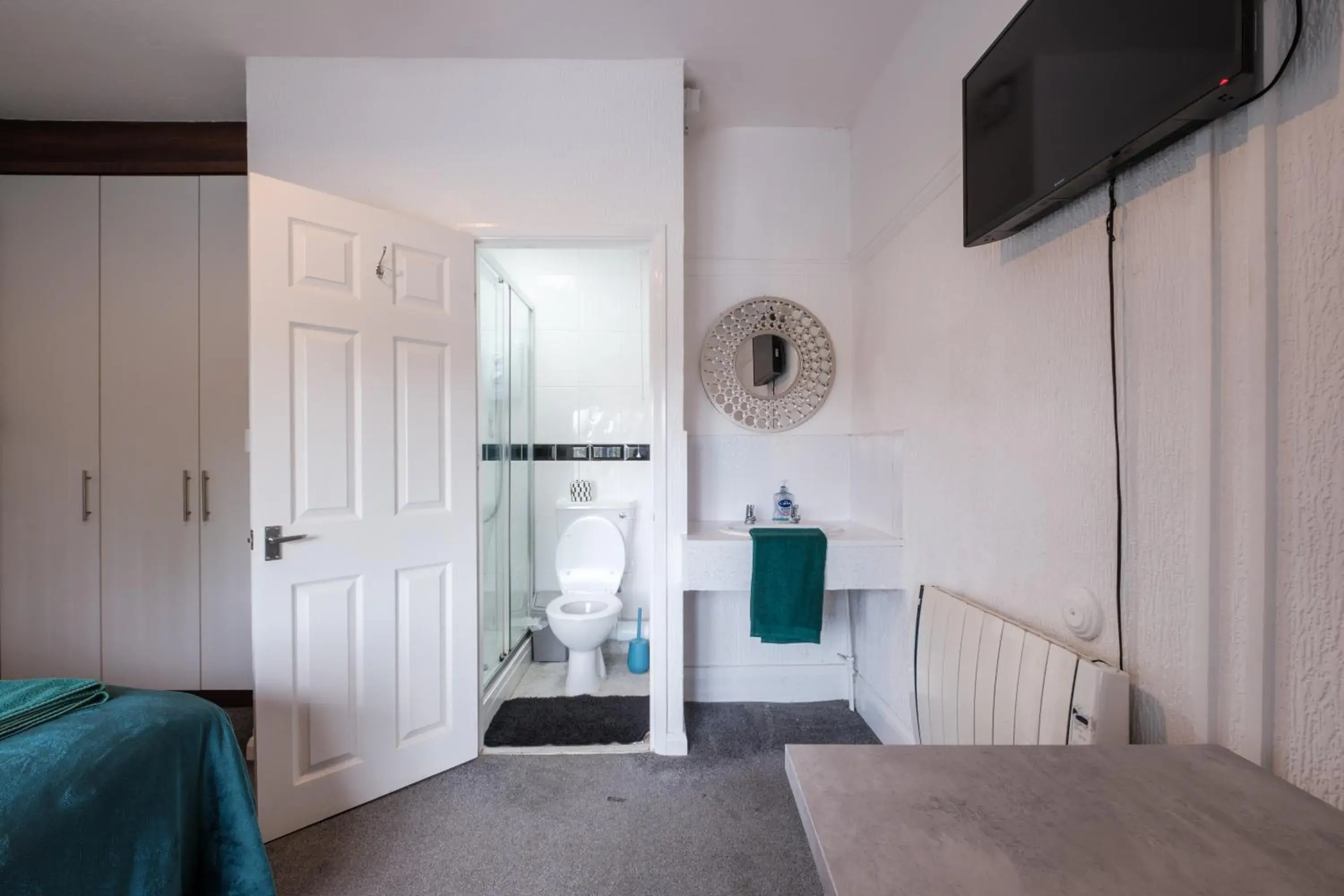 Bedroom, Bed in OYO The Pickering Park Hotel Bedroom, Bed in OYO The Pickering Park Hotel