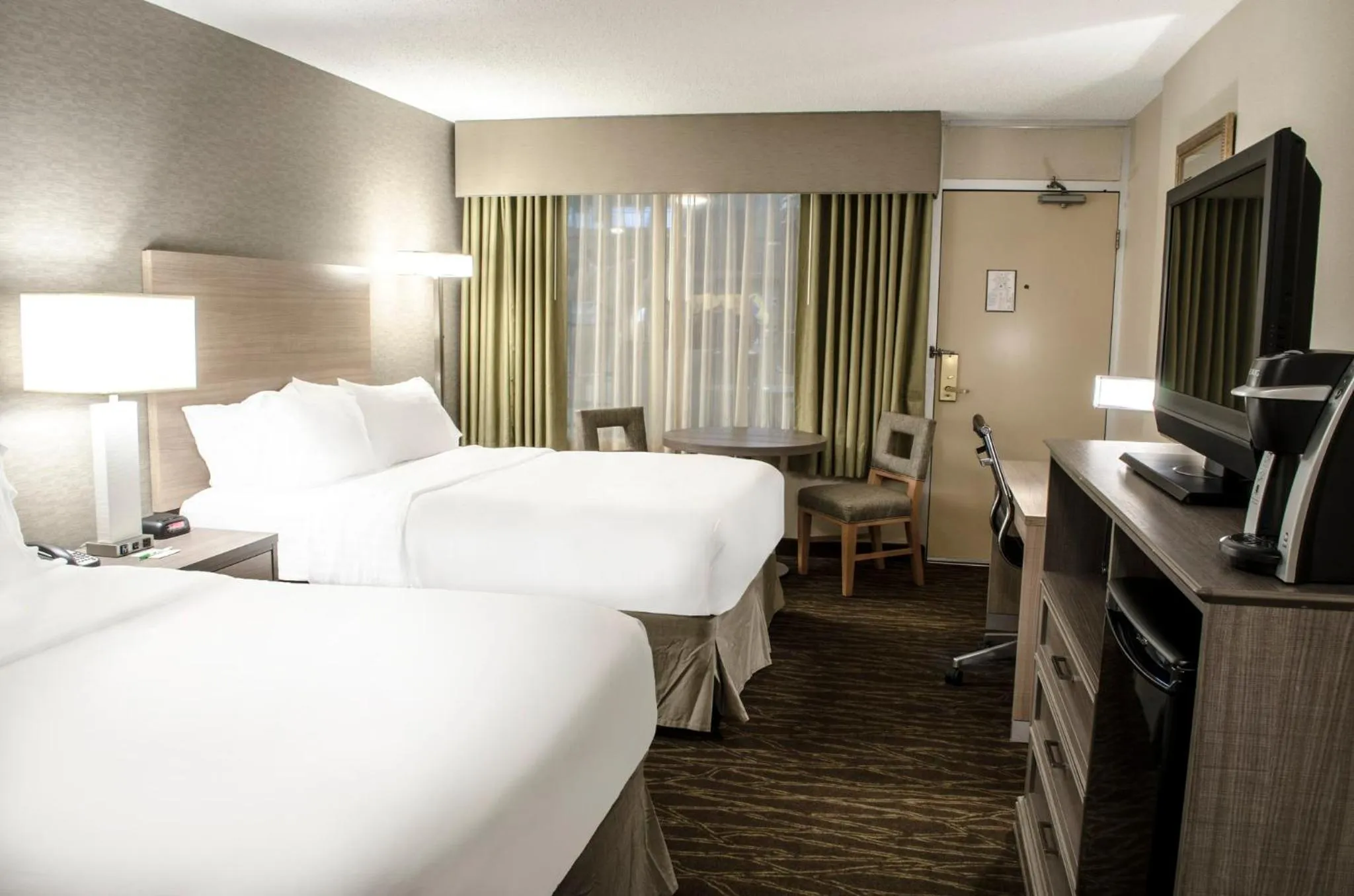 Photo of the whole room, Bed in Holiday Inn Fargo by IHG