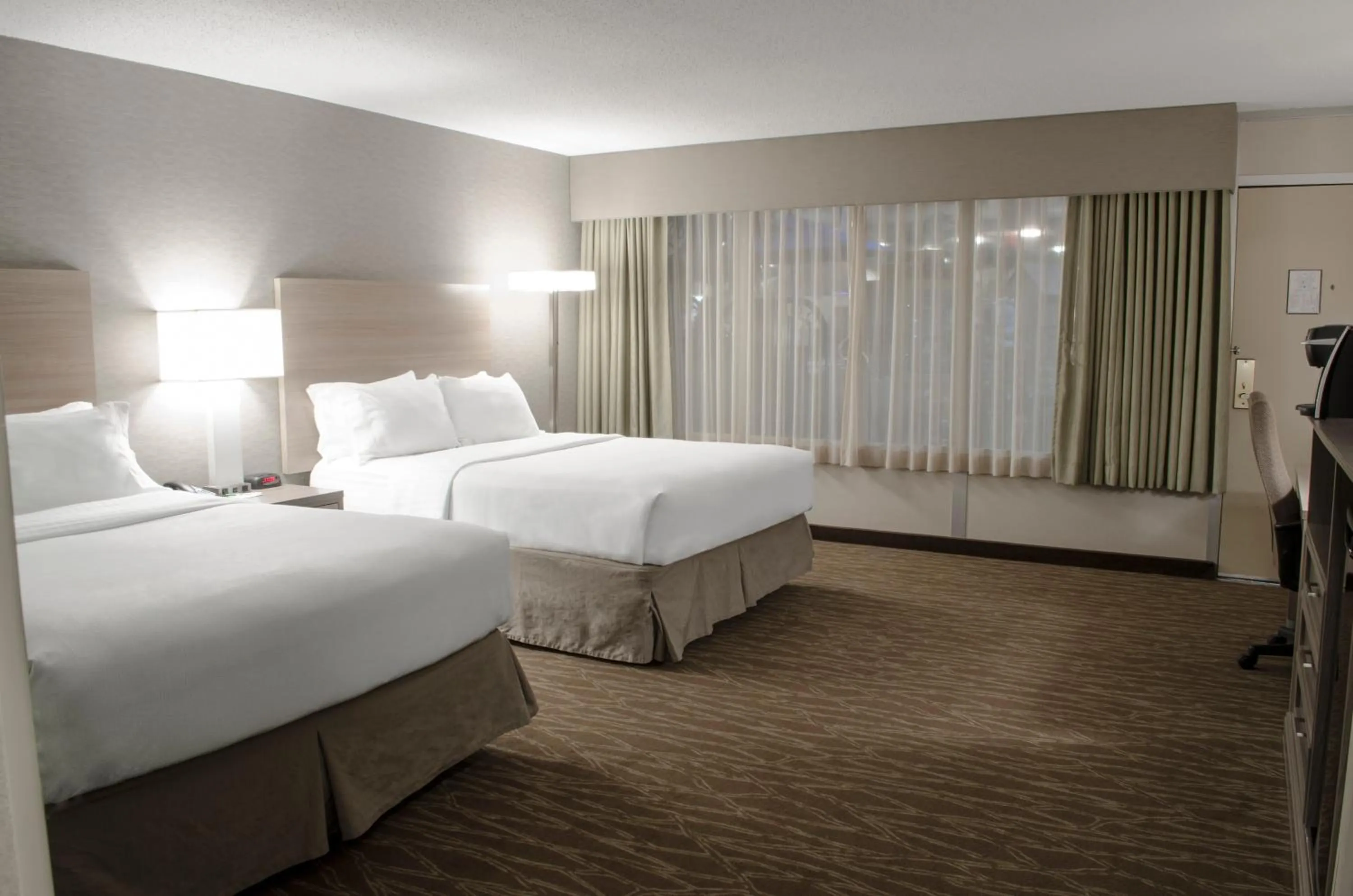 Photo of the whole room, Bed in Holiday Inn Fargo by IHG